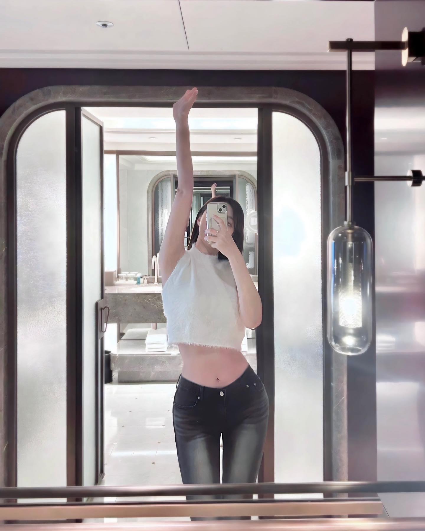 2023년 안녕 ✋🏻 ! 마지막날은 롤로랑 호캉스 🐾🫶 !