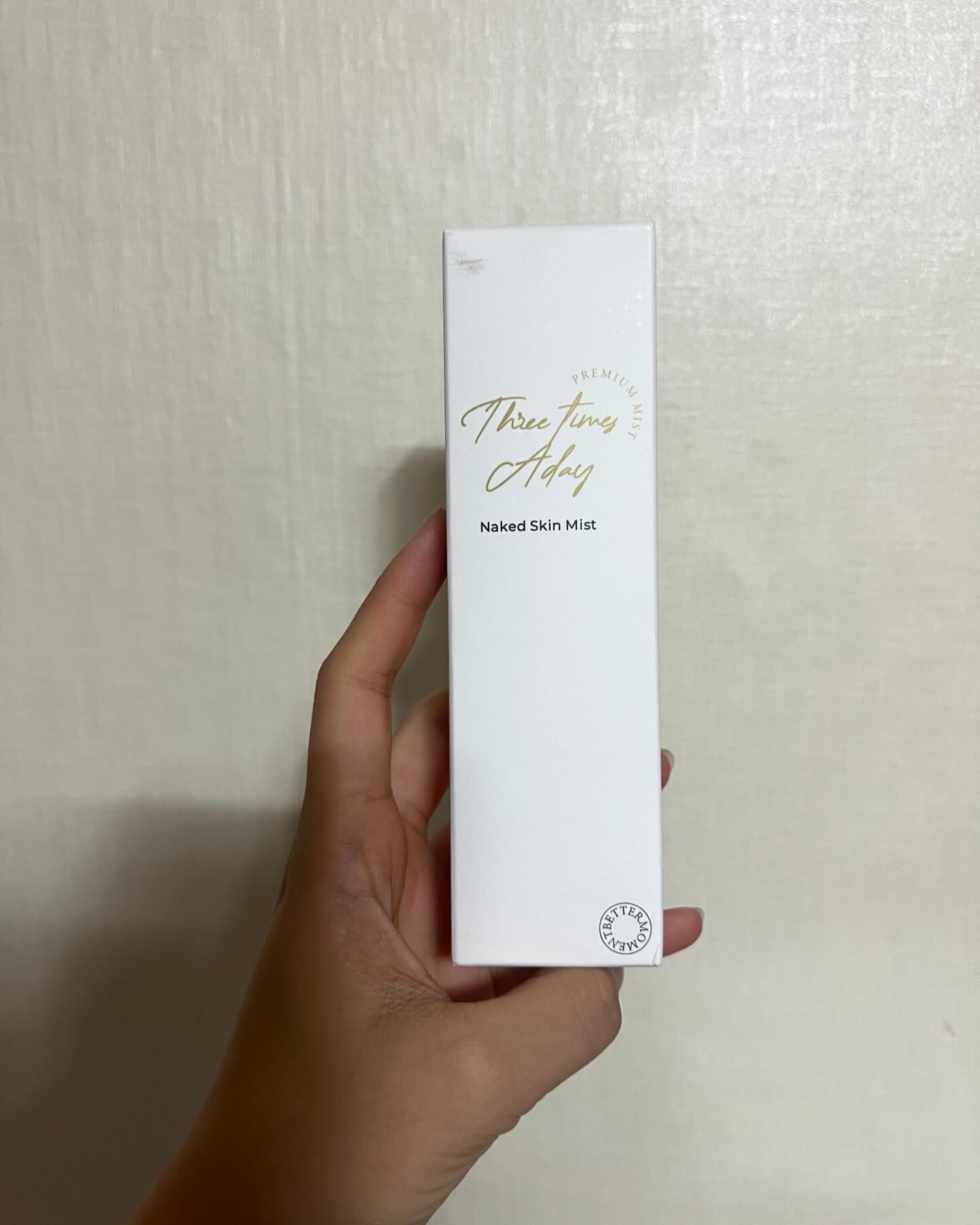 #협찬
하루세번 네이키드 스킨 미스트🤍

요즘 날씨가 춥다보니 금방 건조해져서 미스트가 필수인 것 같아요!
그래서 찾던 중 가지고 다니며 뿌리기 쉽고 가벼운 미스트를 찾았어요.
화장 들뜸이 없어서 가장 마음에 들었고, 미백/주름개선 기능성이 들어있어 좋았어요👍
스킨 미스트라 사용 간편하면서 미스트처럼 가볍지만은 않지만
저자극 인증(무자극)이라 만족스러워요!

#미백 #주름개선 #기능성 #저자극 #스킨 # 어성초 토너