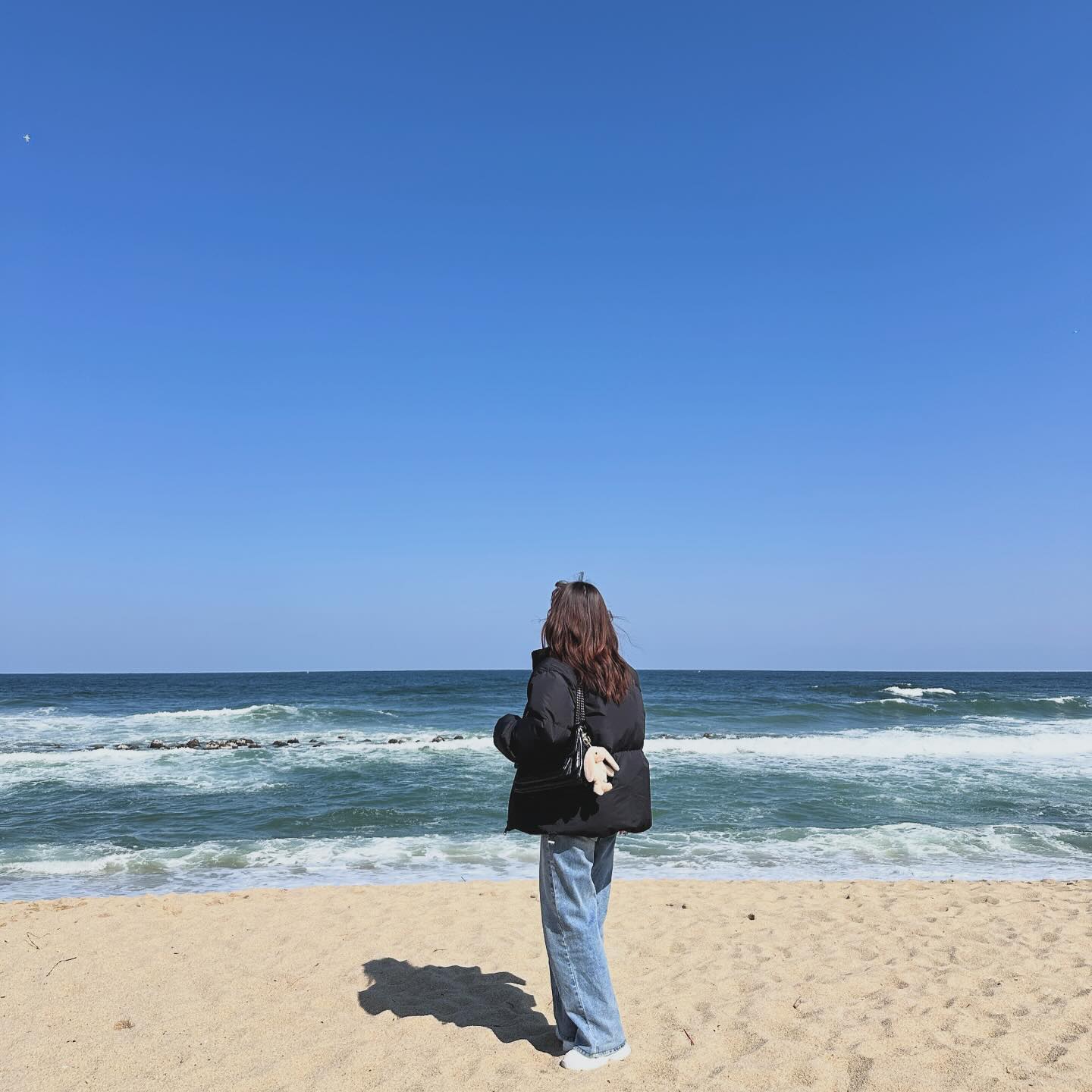 🌊💙🤍

#나는야날씨요정 #하지만 #추위는감당안돼요 
#당일치기 #강릉여행 #먹고먹고또먹고 #🐷 #절거워따 #집에가자이제
#진쨩일상 #진쨩여행 #진데일리 #진스타그램🍒