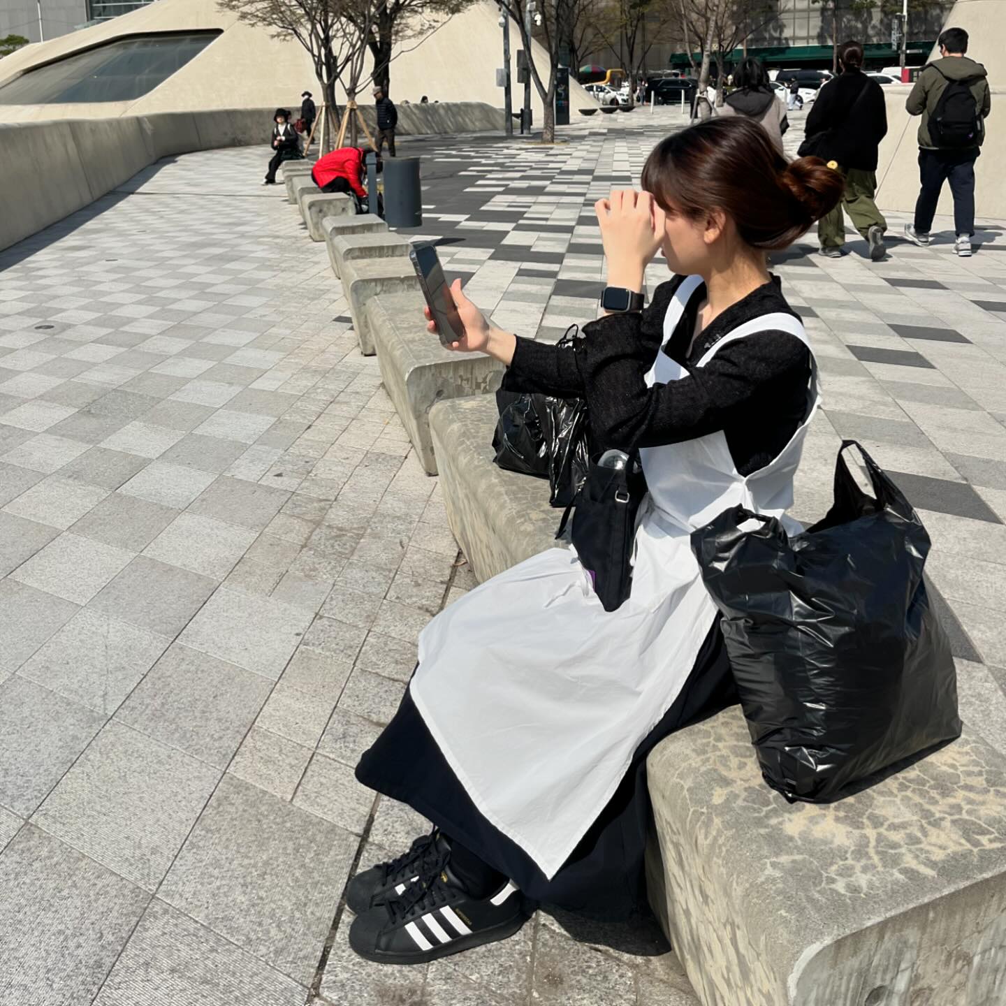 _
시장 털었다
