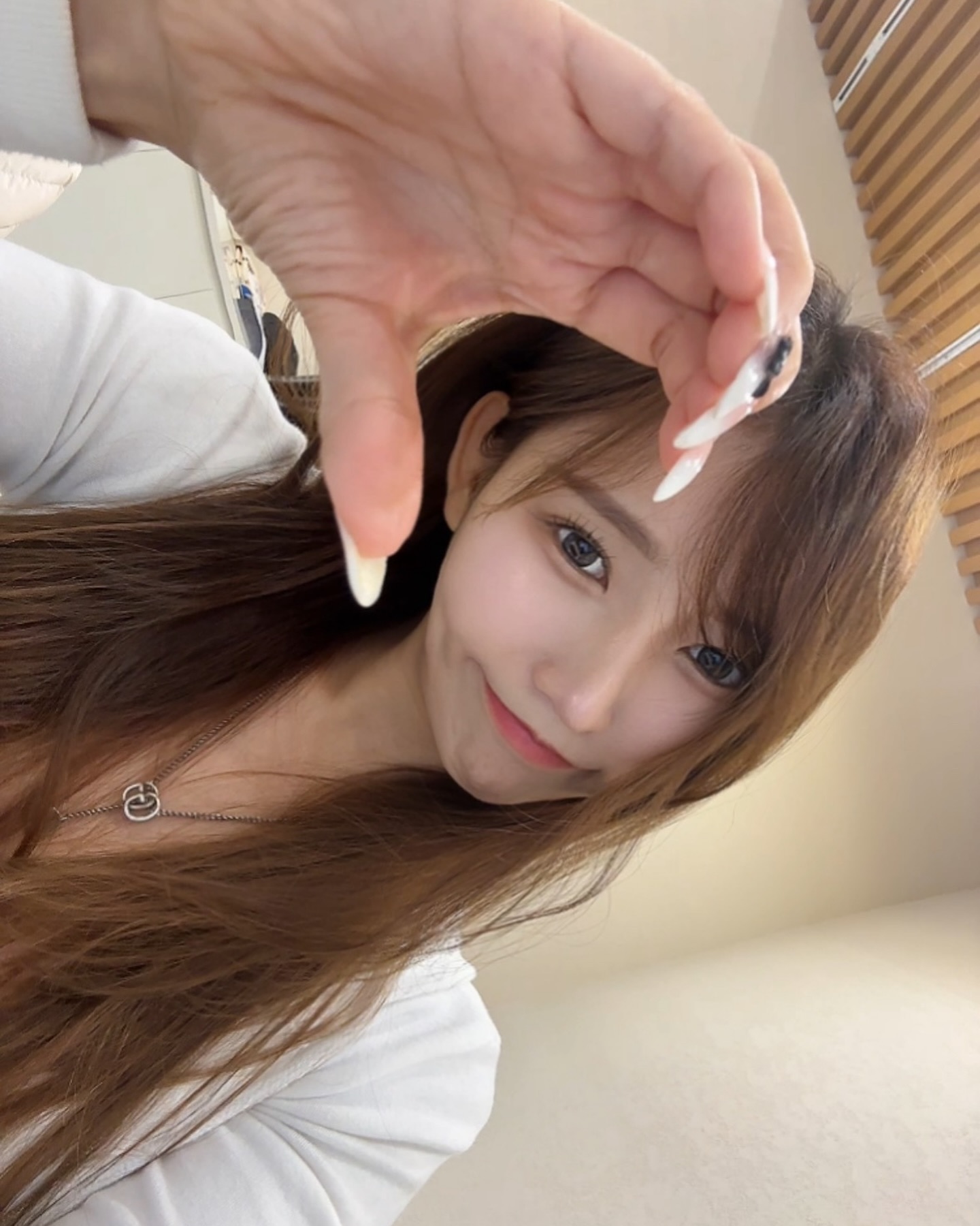 너가 이제 반대쪽 해서 찍으면 되겠다🫶🏻

#🫶🏻 #플러팅 #손하트