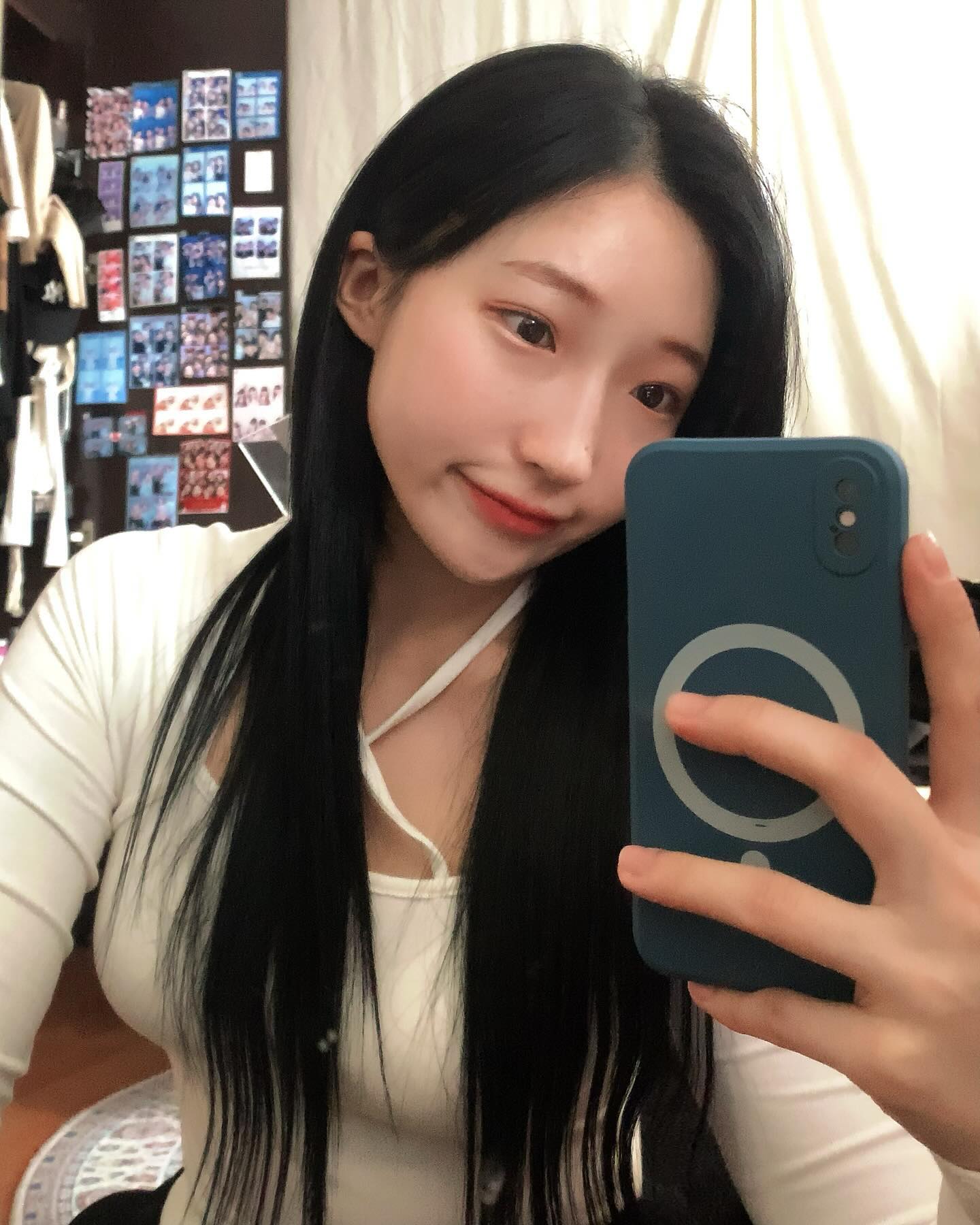 #협찬 뿅 하고 길어진 머리👩🤍🎶
여러분 저 어느덧 붙임머리 7년차에요...😂

가격 부담에, 관리 어려울까봐 미뤄두고만 있었는데
금손쌤 덕분에 긴머리로 변신했어요🥹🌼
디자인도 맞춰주셔서 역대급으로 자연스럽고
편해서 이번 붙임머리도 너무 만족✨
붙임머리 관련해서 궁금하신 점 질문 언제나 환영이에요🙌

2jshop_