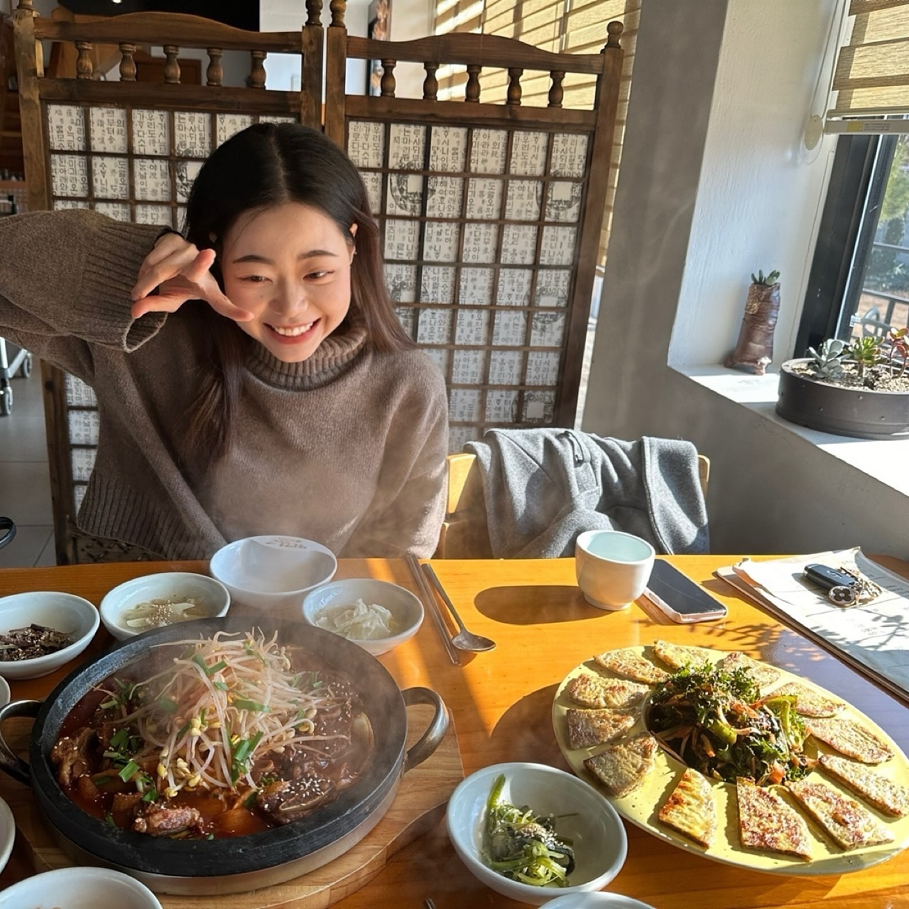 갈비찜을 밥 위에 올려주쎄용💃