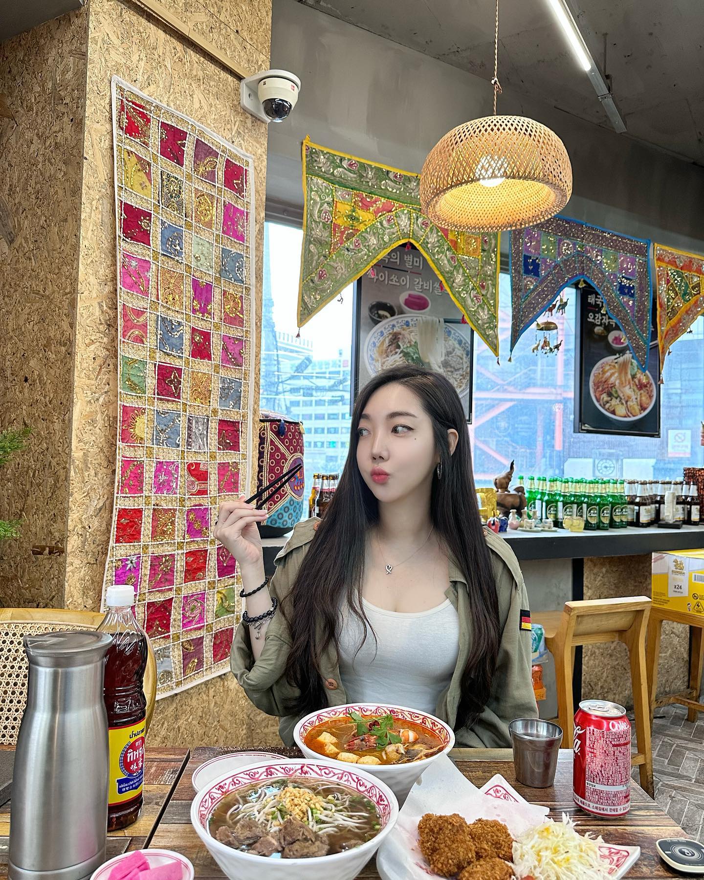 #협찬 #나이쏘이강남점 #나이쏘이 

태국 3대 명물인 갈비 국수 전문점
강남역에 있는 나이쏘이에 다녀왔어요!
강남역에서 일할때마다 엄청 자주 갔었던 나이쏘이🩷

나이쏘이에는 
좋은 재료를 장시간 정성껏 우려낸 육수가 일품인 갈비국수 뿐만 아니라 우리나라에서는 보기 힘든 태국요리들도 맛 볼 수 있어요😋

쉐프님이 태국 현지에서 직접 전수받아 요리하신다니 맛은 말모말모🫢

입구부터 태국풍의 인테리어로 가득 꾸며져 있어서
음식 기다리는 잠시동안 구경하는 재미도 솔솔☺️

강남역 방문하시면 나이쏘이 한번 들려보는건 어떨까요🩷

#강남맛집 #강남역맛집 #강남쌀국수 #강남역쌀국수 #강남역쌀국수 #강남맛집추천 #강남태국음식 #태국음식 #태국음식점 #태국음식맛집 #강남핫플 #강남핫플레이스 #강남데이트 #강남데이트코스 #협찬 #나이쏘이 #강남맛집 #강남역맛집 #강남쌀국수 #강남역쌀국수 #강남역쌀국수 #나이쏘이강남점 #강남맛집추천 #강남태국음식 #태국음식 #태국음식점 #태국음식맛집 #강남핫플 #강남핫플레이스 #강남데이트 #강남데이트코스