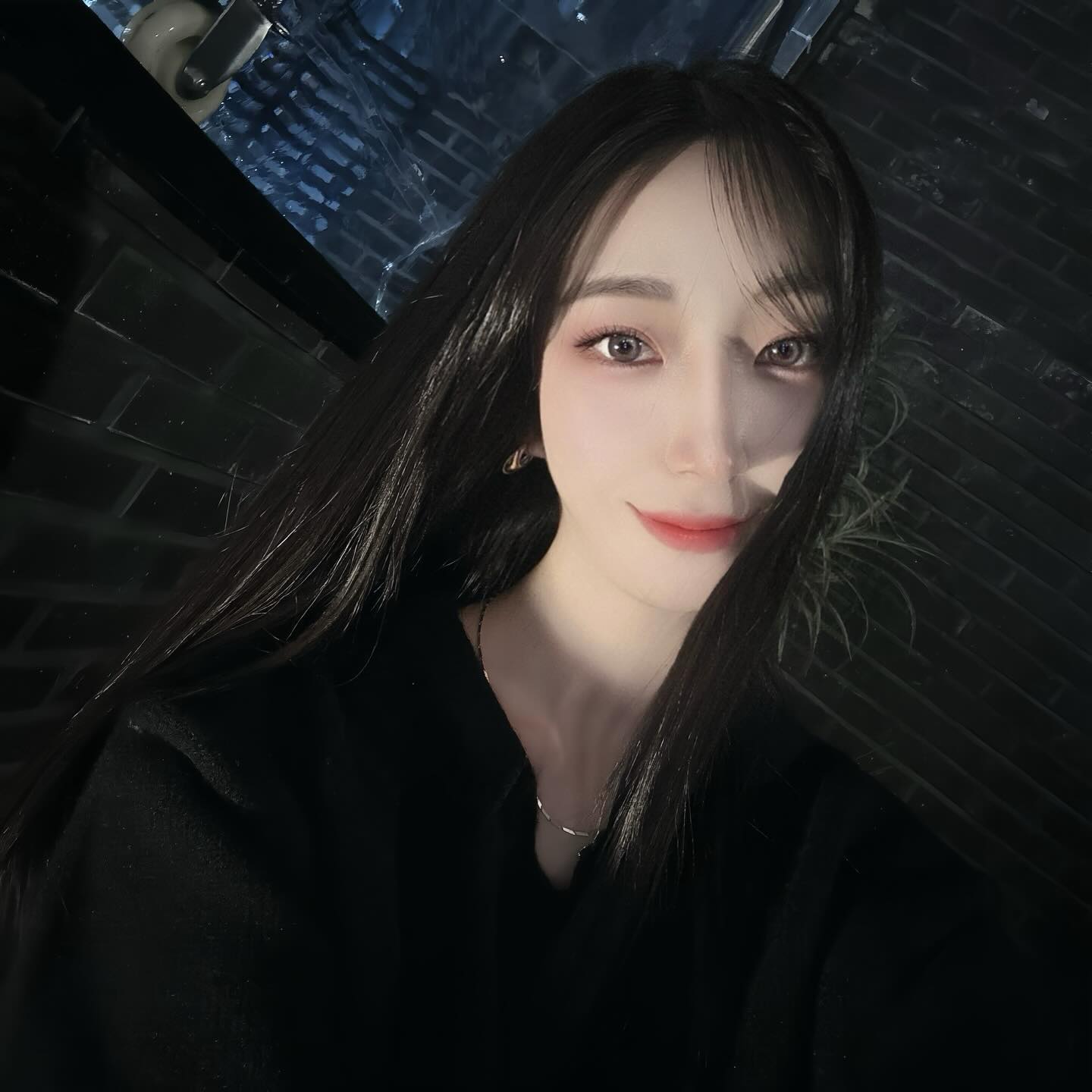 안녕 오랜만이죠?다들 댓글달게없다고 연락주셔서(뜨끔)
저는 퇴사후 피부의 생기를 얻고,운동과 넷플릭스를 얻었네요

제가 Istp라 세상 관심이없고 유튜브도 좀찍어두고 하는데
또 편집하긴 귀찮아서 ..(?)여튼 그렇습니다

쇼핑몰도 7월 오픈 예정이고 이세상 돈버는게 참 쉽지않잖아요..? 그래..쉬운일은없다 어릴적 비트코인 안산것부터..꼬였어...!!
(막 마음먹은건아니고 몇년전부터 기획한거니 오해금지..!)

튼 한번 쭈절주절 보고팠다 그냥 그런말 킁 읽으신분들 제 긍정
에너지 드립니다🎁💗