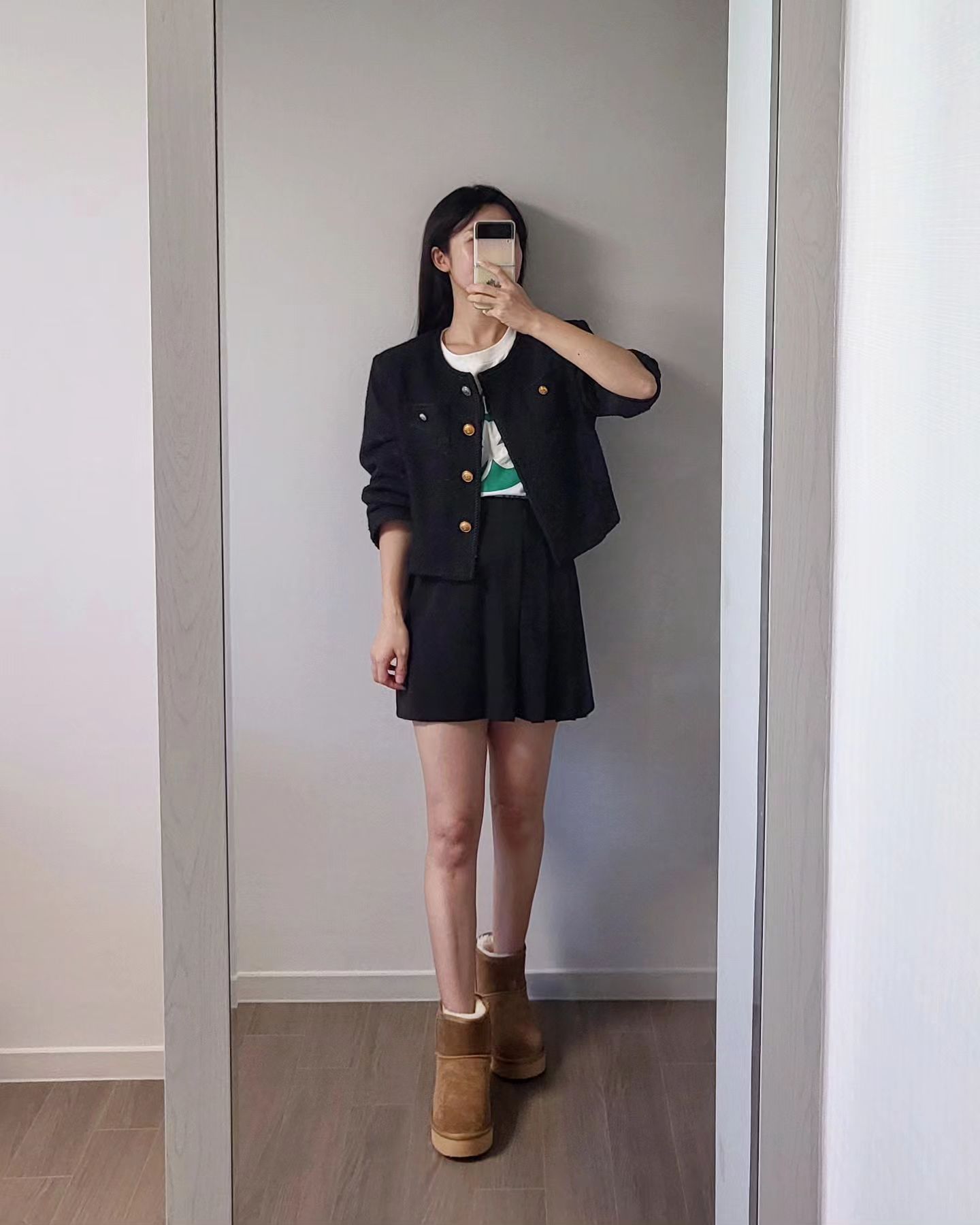 #듀의출근룩 #ootd #협찬 #이누야트

이누야트 어그부츠로 겨울 준비완료🩷
복실복실 따뜻해서 수족냉증 피플에게 꼭 필요한 겨울 아이템이에요
거기에 키높이까지(소곤_소곤)

이제 겨울도 무섭지 않돠!!!!!