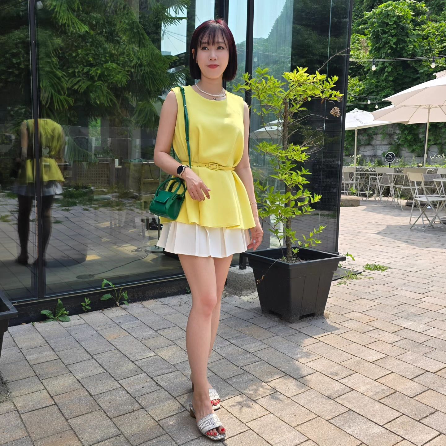 💛오늘은 화사하게 입고 싶은 그런 날-!🙈⠀
⠀
벌써 6월의 마지막 금요일이네요~🫢 
한주도 고생 많으셨습니다!👍👍⠀
❤️불금 보내세요!🫶🫶🤗