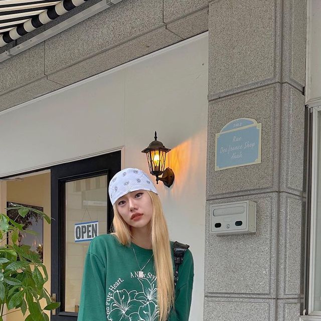 ZAVE✨ on Instagram: "#광고 @1rony9orno_official 세미오버 mtm 🍀🤍"
