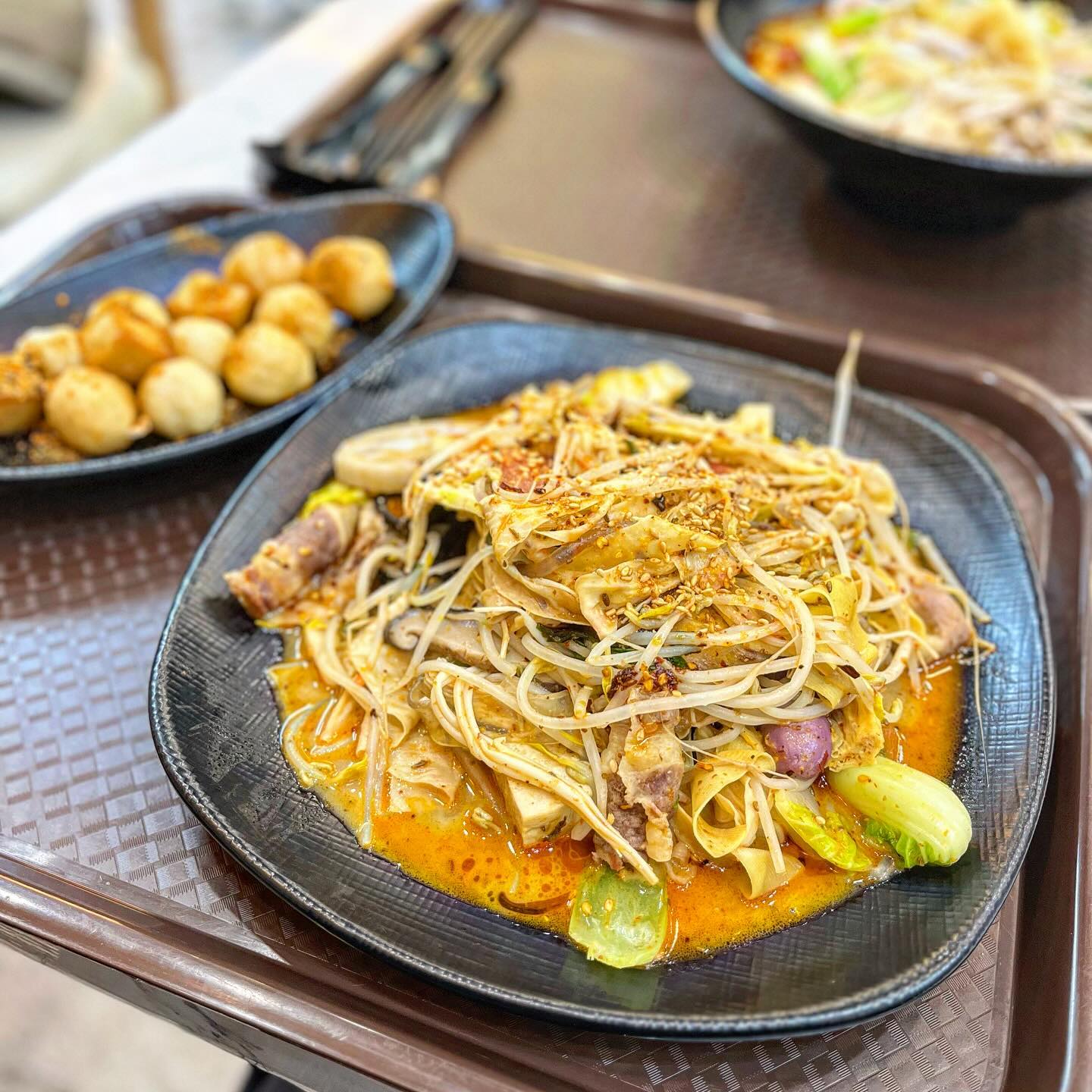 #마라박사마라전문점 🧑‍🎓#문래역맛집 #협찬
마라비빔이라는걸 처음 먹은 문래동 마라박사
문래동에 맛있는 마라탕집 발견이다 ❤️

튀김완자랑 마라비빔 조회롭고 1.5단계 맵기 적당히 얼얼하니 딱이다
나는 마라 고수라서 이정도 마라는 끄떡 없음 ✌️

음식도 빨리나오고 심지어 친절하시기까쥐 👍
사이드도 다양해서 골라먹을수 있음 #맞좋 #맞팔 #맞좋아요환영 

회사 끝나고 저녁으로 점심으로 손색없음!!
마라탕도 마라비빔도 너무 맛있었던 마라박사
마라박사님 인정입니다 🫡🧑‍🎓

#문래역마라탕#문래동마라탕맛집#문래동맛집추천#문래역야식맛집#문래동배달맛집