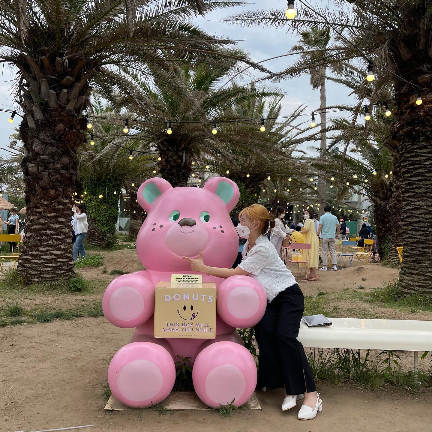 #제주도당일치기 #✈️ #노티드도넛 #🍩
노티드 도넛은 줄이너뮤길어〰️구경도 못해봤네〰️
힐끔👀 너집에 데려오고싶따
.
.
.
.
.
.
.
.
#나빼고다제주도가나봐 #나도제주도 #제주당일치기