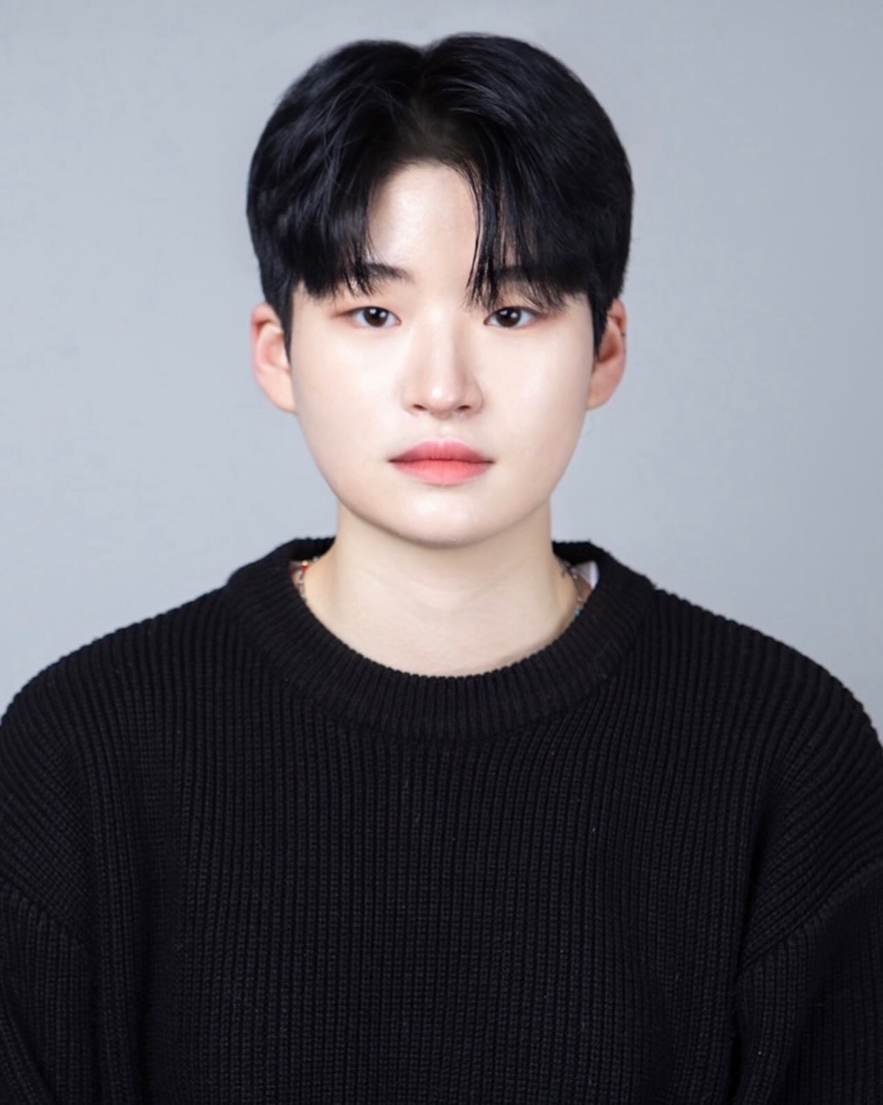 민증 사진 좀 그만 찍고 싶어요...😔