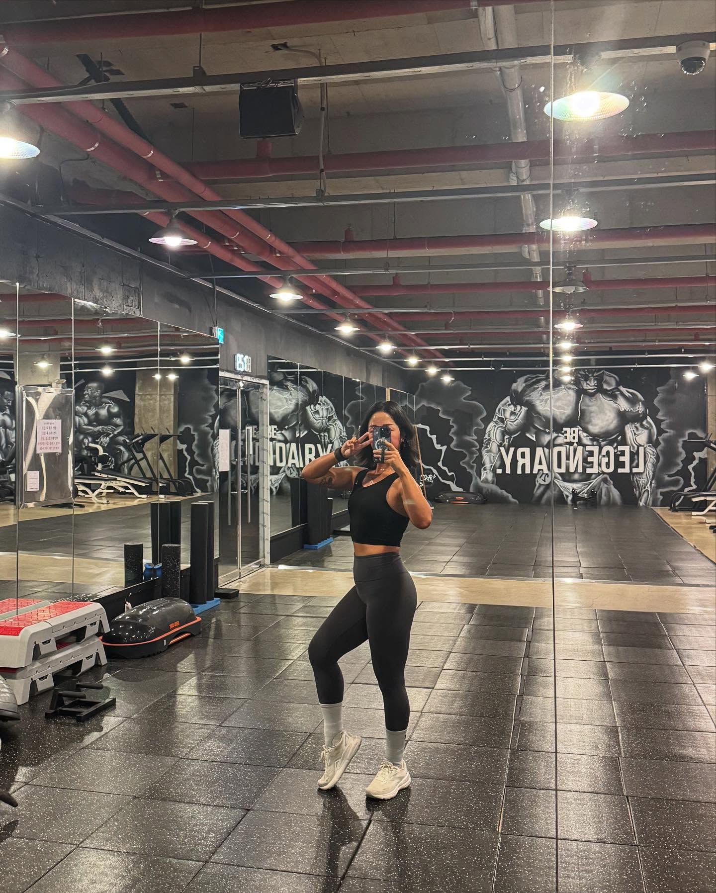 .
.
#2024년마지막달리기_4km.
#2024년마지막운동_가슴어깨.
.
.
11월18일 달리기 이후로.
회복 시간을 가지다가.
#다시뛰뛰🏃🏽‍♀️.
#심장이나댄다.
.
.
불편했던 왼다리가 확실히 편해졌다.
다시 잘 달려보자🤗.
.
.