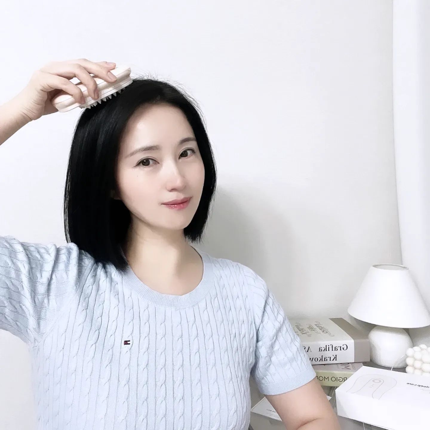 #협찬
평소 두피 가려움증이 심한편인데 지루성 두피염에  탈모두 살짝 오는거 같아 너무 걱정이라 #두피브러시 로 관리 하고 있는데요
#바디리서치 #진동두피클렌저 로 완벽한 각질 클렌징과 저자극 마사지로 두피 건강에 도움이 되는데요
가렵고 지저분한 각질! 두피 손상없이  싹 없애주는 토도!
1분에 18,000번 에코 미세 진동이 두피 상처 없이 빠르게 노폐물만  제거해 주는데요
두피브러시로 관리해주니 두피도 깔끔하고 시원하니 좋드라구요♡

#두피관리#토도#머리각질#브러시#헤어브러시추천#비듬없애는법#지루성두피#두피여드름원인#샴푸브러시#실리콘브러쉬#진동두피클렌저추천#헤어관리템
