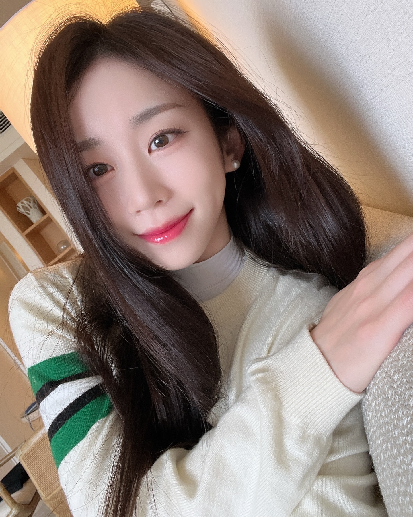 꾸준히 받는만큼 라인이,,🫶🏻

스테로이드도 없으니까 안심
촬영 전에는 손유나 다녀오기☺️

sonyounaclinic 

#손유나클리닉 #캣주사 #윤곽주사 #얼굴윤곽 #지방분해주사 #얼굴라인 #얼굴작아지는법 #피부탄력 #손유나주사 #청담피부과 #강남피부과 #피부과추천