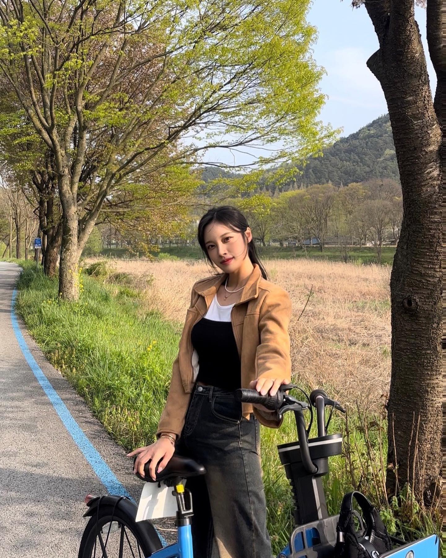 괜히 힐링중 - 🤍

#like4likes #likeforlikes #likeforfollow #likeforfollowback #follow4followback #followforfollowback #selfie #daily #instadaily #셀카 #셀스타그램 #일상 #소통 #데일리 #좋반 #좋아요 #좋아요반사 #팔로우 #선팔 #광고 #맞팔 #죽녹원 #instalike #ootd #모델 #담양 #광주근교카페 #fff #model #제주도