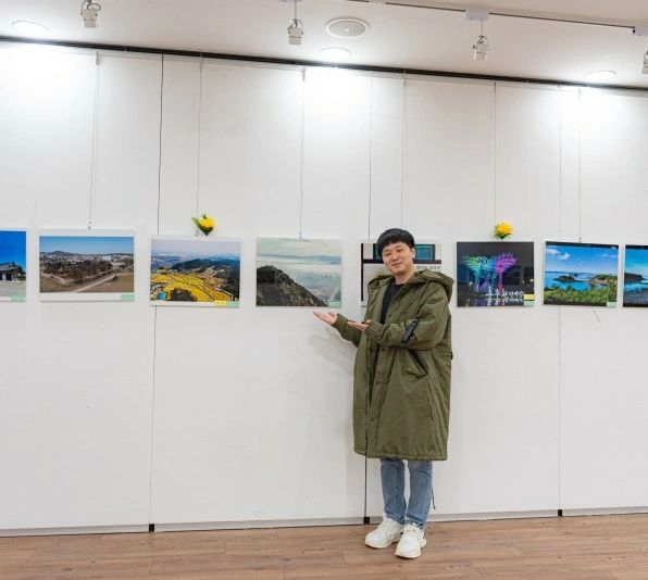 작년 이맘때 사진대회에서 입선!
이때 아쉬웠던 것은 금상이랑 똑같은 사진을 찍었었는데
사이즈 미스로 출품을 하지 못한 것 ㅠㅠㅋ

이 이후로 23년에는 공모전 출품 하나도 하지 못하였는데
24년에는 또 출품해서 상까지 받아보자!

공모전 기웃기웃👻

#사진전 #홍성 #용봉산 #홍성용봉산 #용봉산등산 #블랙야크100대명산 #사진작가 #사진공모전 #입선 #좋아요
