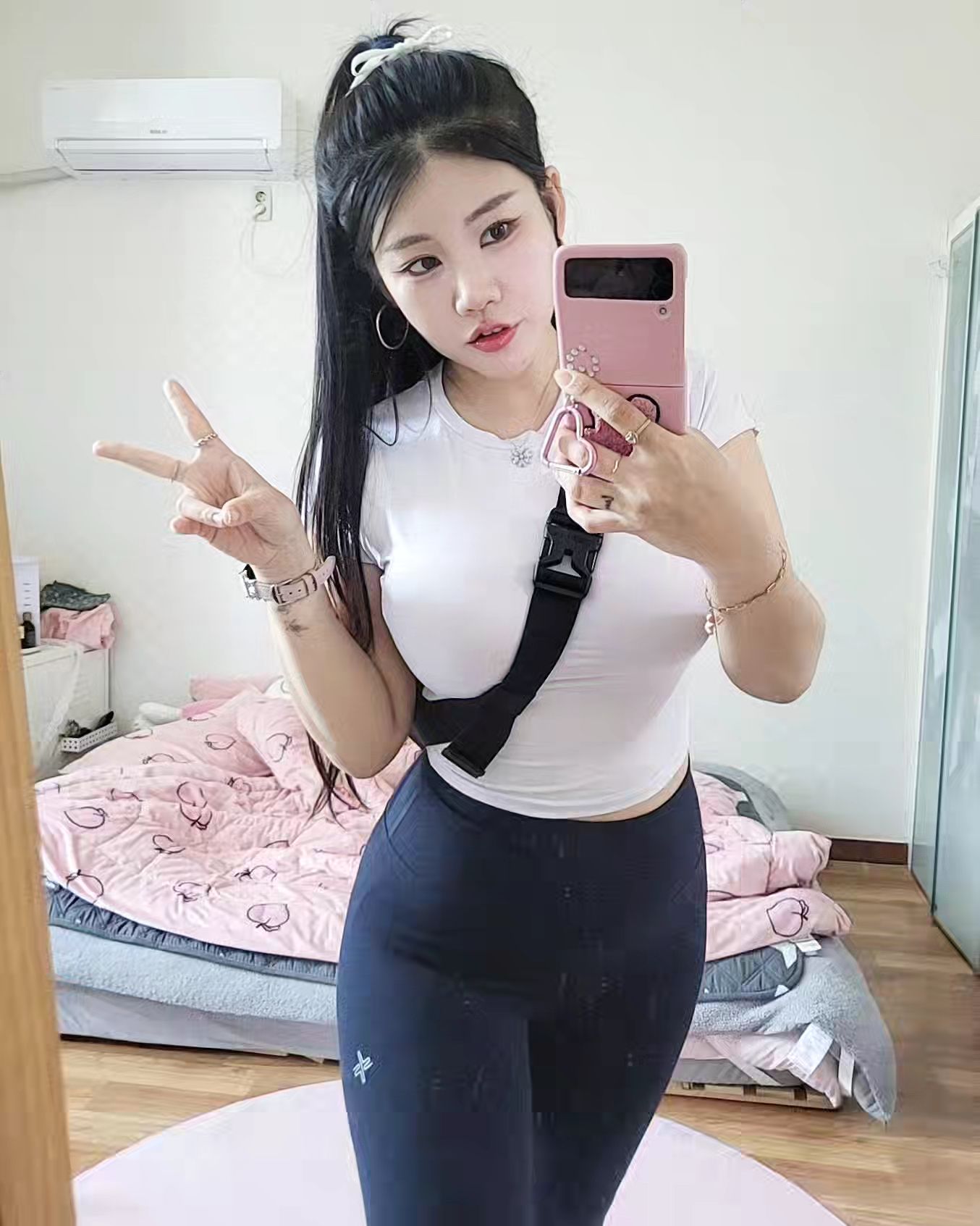 운동가기 딱 죠은 날씨 ☀️
이번주말은 날씨 좋던데 어딜 놀러가볼까나 ~~