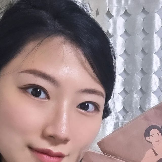 쏘쏘 on Instagram: "임산부가 되고 난 뒤로 바지 선택지가 확 줄어들면서 원피스를 주로 입고 다니게 되었는데 ... 이제 날씨가 선선해지니까 슬슬 스타킹이 필요해졌음 ㅎㅎ (추위 많이 탐) '아