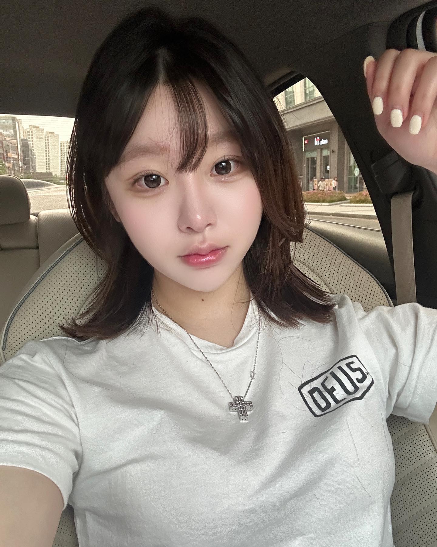 옷에 머리카락 후두둑…