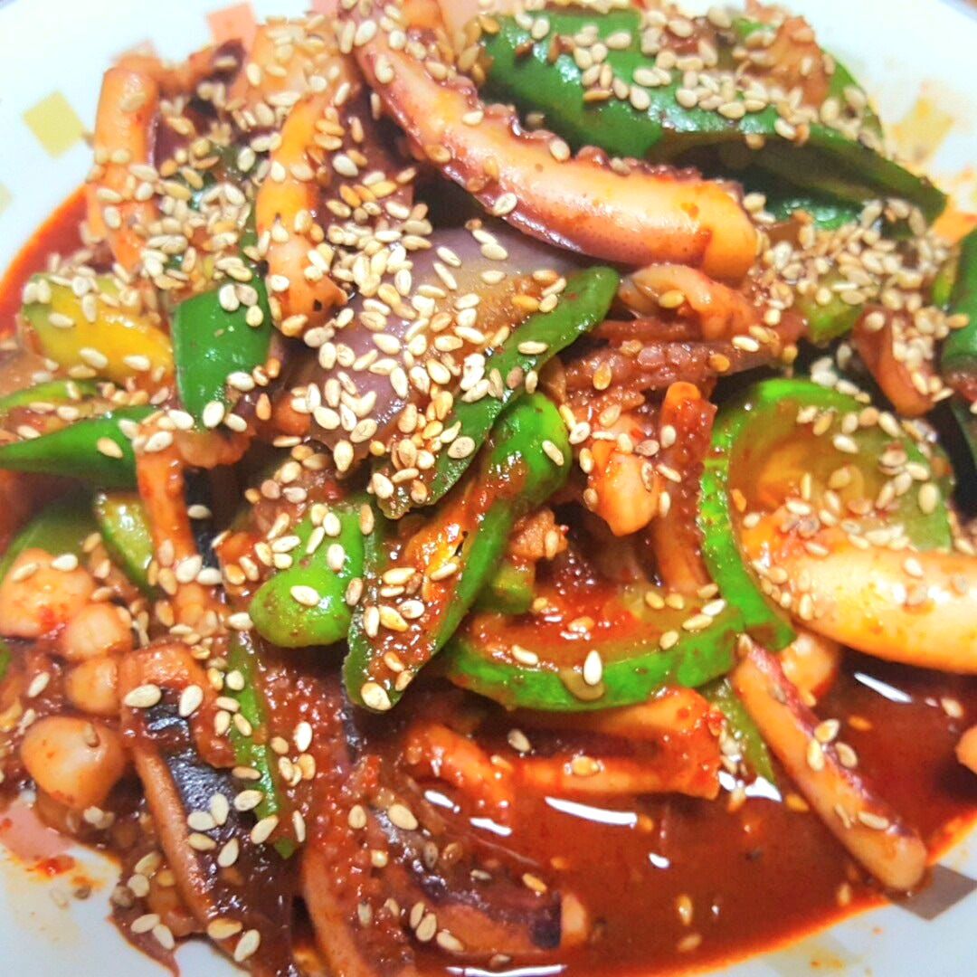 #집밥 #오징어볶음
✅️국간장,설탕,고추장,마늘 
4가지 소스로 오뽁양념 끝!

양념은 4개 썩어서 오징어랑
한번에 뽁아주기!

요즘은 맛있는거 해먹으면서
이렇게 후기도 기록하고
레시피도 저장해두기!