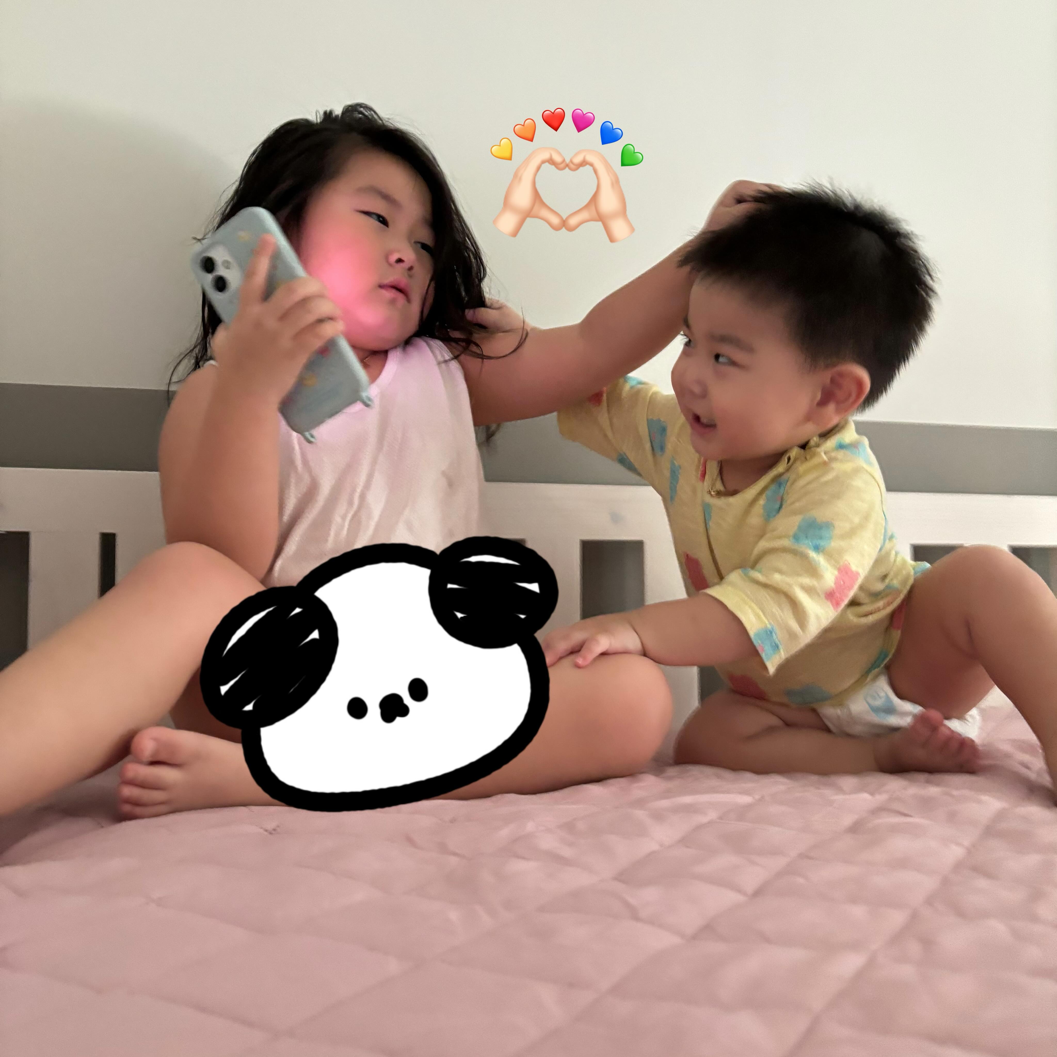 4살차이 남매는 원래 이러는거 맞죠?ㅎ..
#누나한테덤비지마라 #너그러다줘터진다
