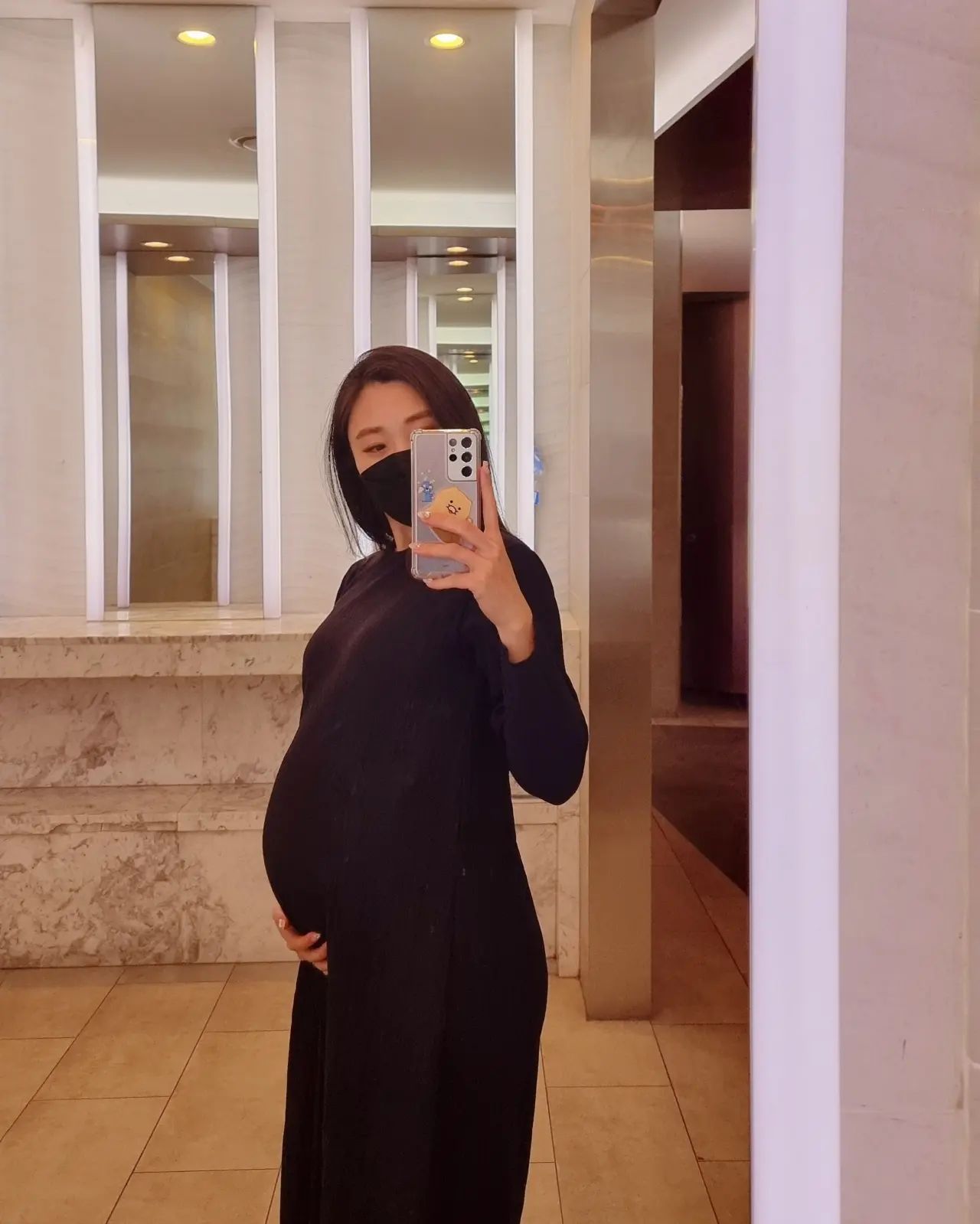 #임산부일상

먹고 자고 쉬고🤰

원래 부산여행이 계획되어있던 이번 주말,
그리고 그담주는 삼척도 예약해놨는데?
입원&퇴원으로 전부 취소해버렸어용🥹

비록 시그니엘 호캉스는 못하게 되었지만
열심히 먹방 찍으며 더글로리 정주행하며행복한 주말을 보냈숩니다🩷

#29주차임산부
#슬기로운임신생활