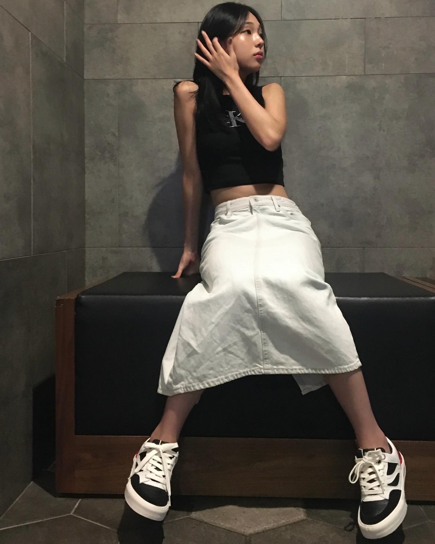 #광고 더운데 밖에서 놀긴 싫구… 실내로만 다니는 중…💭 
귀여운 신발도 신구 👟👟