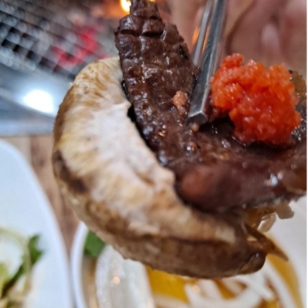 [김해]성원축산직판장캠핑 갈때 여기 밀키트 챙겨 ~!

김해 소고기 맛집

#김해 한우맛집

#성원축산직판장을 

소개해드리려해요

​

주소 : 경남 김해시 김해대로1914

영업시간 : 매일 오전 10시 ~ 오후 22시 / 연중 무휴

주차장은 식당 뒤 넓게 있어 주차공간이 좋습니다

고기의 신선도 

클라스 끝판이예요!ㅎ