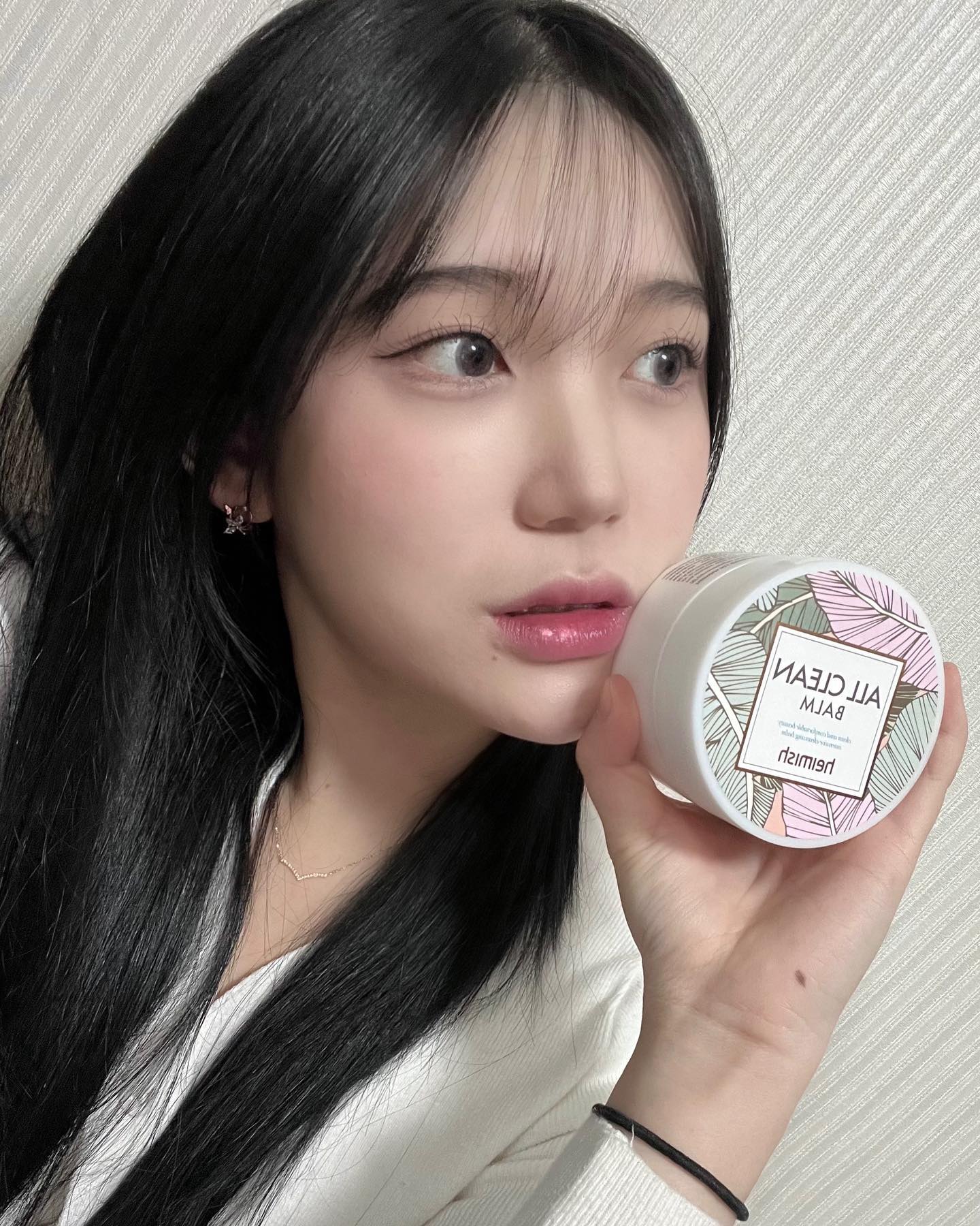 #제품제공 heimish_cosmetic 

민감성 분들도 편하게 쓰실 수 있는 순한 클렌징밤 🫧

🏷️ #헤이미쉬올클린밤 천연 아로마 향
🏷️ #헤이미쉬올클린밤만다린 싱그러운 만다린 향

두 제품 다 올리브영에서 만나보실 수 있어요 ☁️

#광고 #헤이미쉬 #올리브영 #올리브영추천템 #올리브영클렌징밤 #헤이미쉬클렌징밤