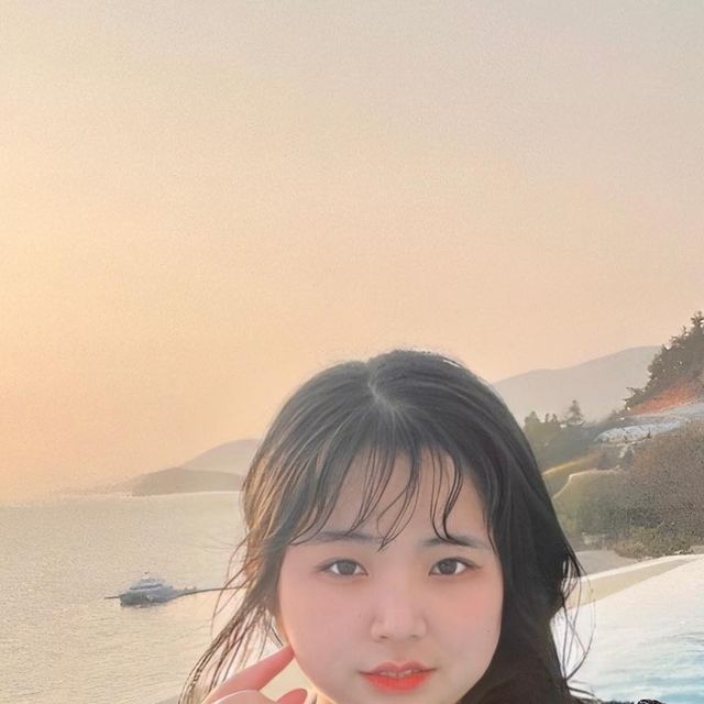 최 다 빈 on Instagram: "#협찬 나무나도 즐거웠던 여수여행 협찬이 였지만 진짜 너무 재밌게 잘 놀고왔던 여행이여따´͈ ᵕ `͈ ♡°◌̊ 숙소도 너무 이쁘고 온수풀이랑 윈터빌리지는 말할것도