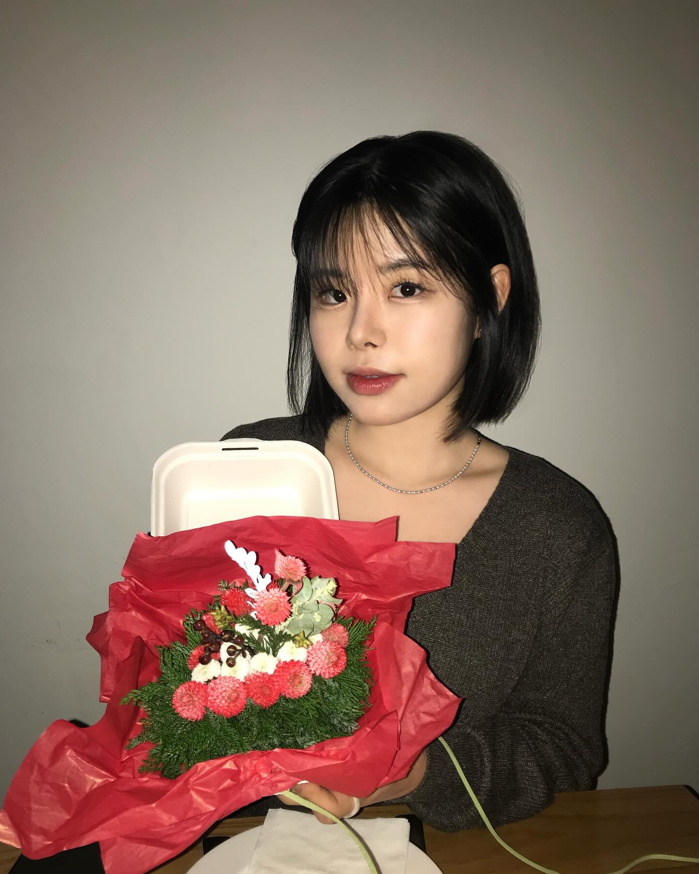 꽃 케익이라니💐 센스 넘치는 선물…🫶🏻
덕분에 행복한 생일주간이네요오🩷
