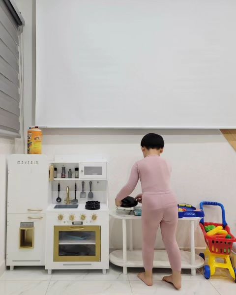 .
손주사랑 가득하신 부모님 모시고 다녀온 경주여행🤎

개별수영장과 개별바베큐장도 있고
마당엔 아이들놀거리, 실내에도 장난감이👍🏻

안마의자까지 있어서 집에꺼랑 성능 비교해본다고
두시간은 파묻혀계셨던 울아빠🤣

난방이 너무 잘되어 따뜻하다 못해 더웠고
넓고 쾌적해서 엄마빠도 만족하셨던
#경주가족펜션 #MSJhouse

숯과 장작만 챙겨오면
바베큐장비와 불멍화로 무료이용 가능해서
가족펜션, 단체펜션으로 가성비 최고🫶🏻

■ MSJ House

▪︎주소 / 경북 경주시 외동읍 죽동길 160-58
▪︎예약문의 / 0507-1389-6280
▪︎이용시간 / 입실 15:00, 퇴실 익일 11:00
▪︎주차, 독채, 복층, 마당, 개별수영장, 개별바베큐장, 불멍화로,
 유아 놀이시설, 아기의자○