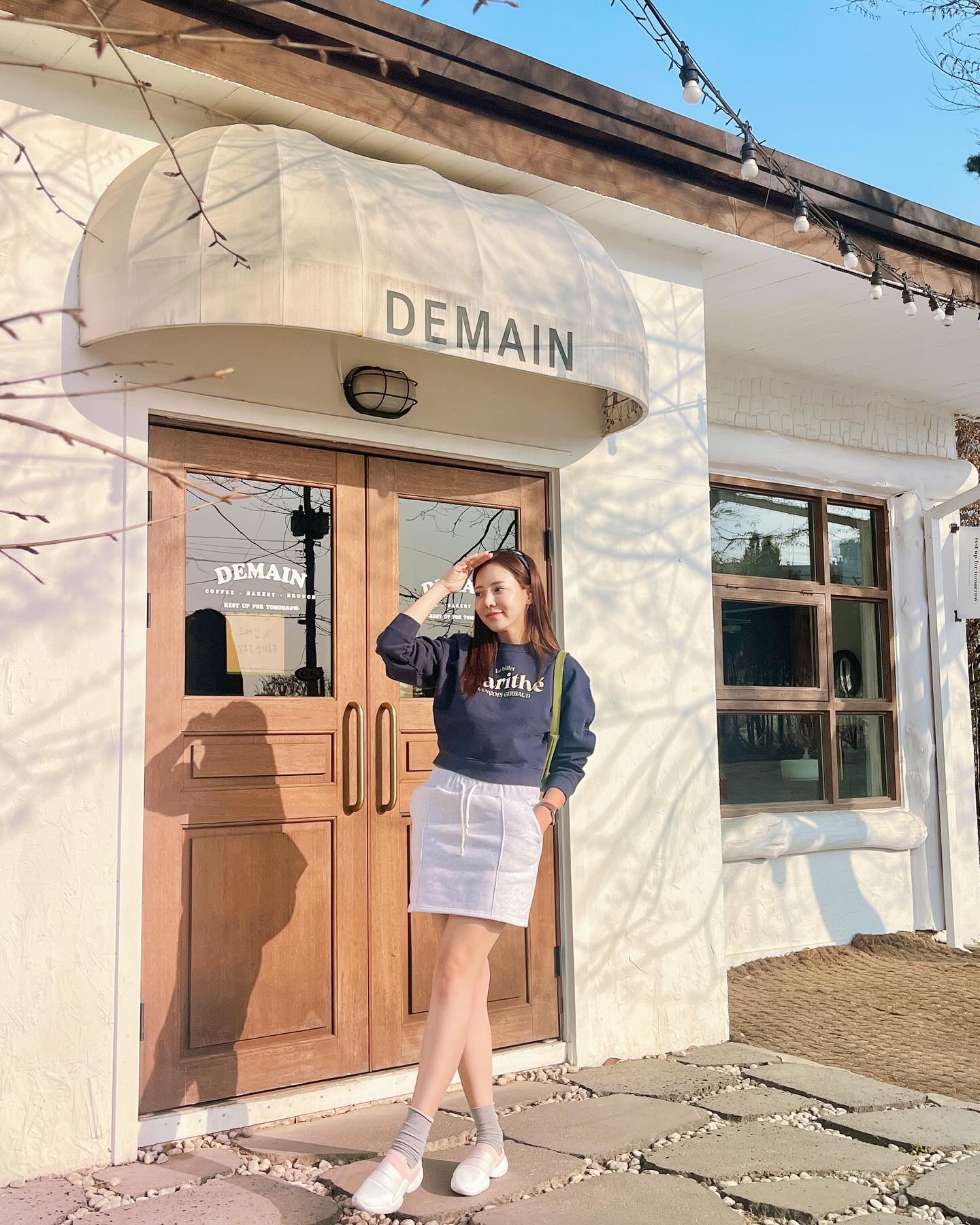 내일은 날씨 좋게찌요?☀️
햇빛 좋았던 날, 새신발 신고 나들이
오늘은 작업하고 뜨끈하게 지지러갑니댜...🔥