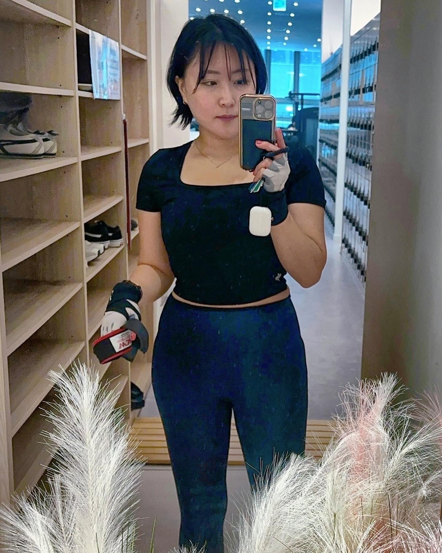 🫨

오늘 이 무동력트레이밀을 위해서 메가나인 등록.
천식이 요즘 심해서~
야외 러닝은 꿈도 못 꿈…
하루에 한 번은 숨통이 좁아짐.
겨울이란….

엄청 찬 공기도 아닌데~
온도가 급히 변하면 바로 그럼 ㅠ
매번 속상하지만 인정하고 방법을 찾아야지

몸 튼튼이가 아닌 이상
체력이라도 키우자!!

🤨

무동력 트레이밀 하는데 
신나서 방방 뛰다가 천식옴 ㅋㅋ
이 사람아…. 

😳

꾸준히 해서 적응해야지!
