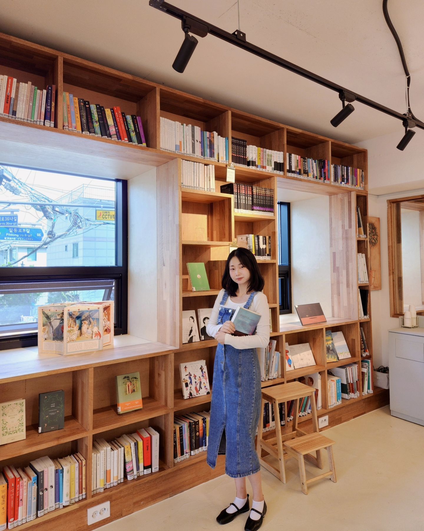 남산 북카페 힐링 데이트 📚🤎

#데이트룩 #가을데이트룩 #가을원피스 #가을코디 #가을여자코디 #가을여자패션 #가을여자옷 #가을여자데이트룩 #가을원피스룩 #가을원피스코디 #가을코디 #가을옷코디 #멜빵코디 #멜빵원피스 #멜빵원피스코디 #멜빵원피스룩 #가을데이트 #여자데이트룩