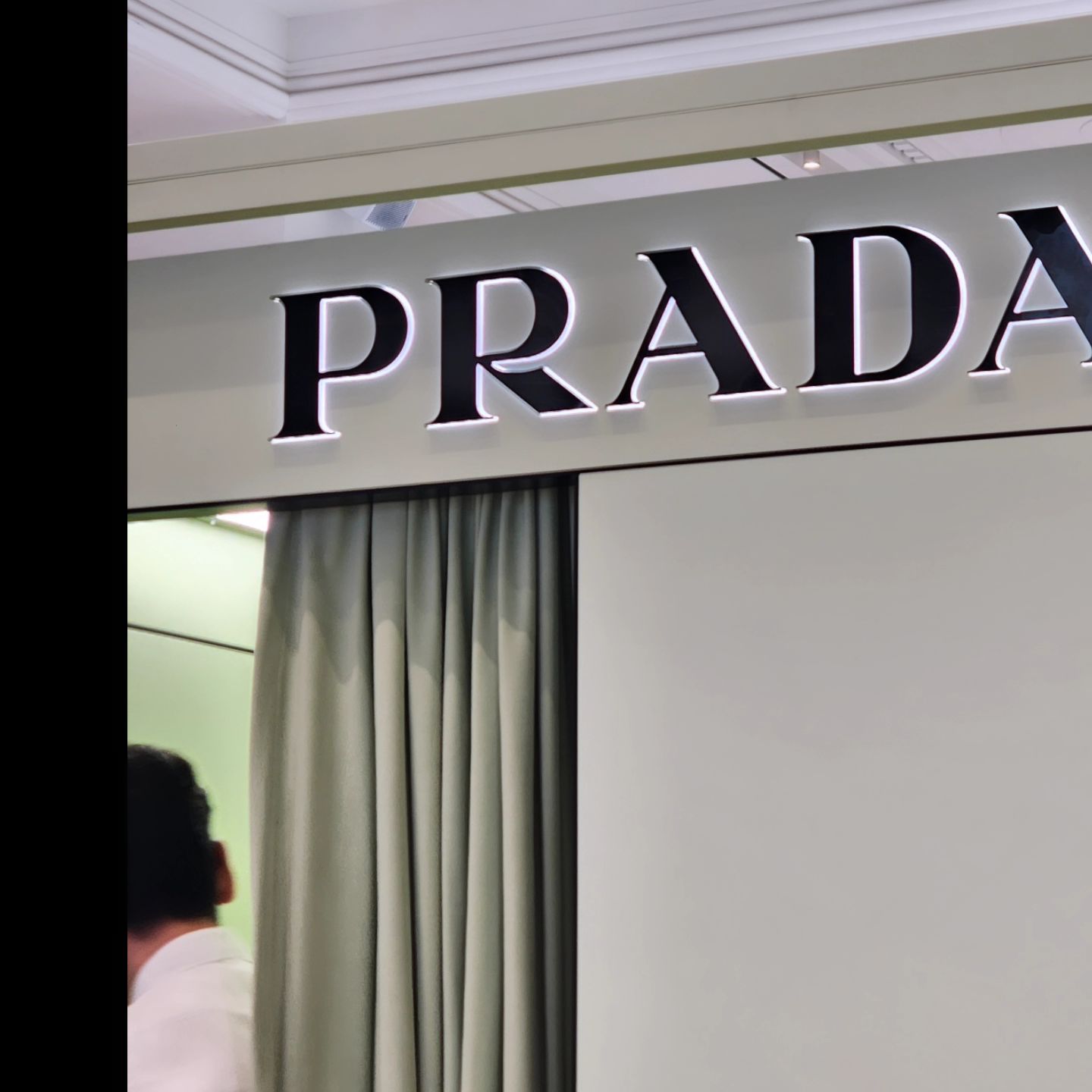 #프라다뷰티 #프라다뷰티팝업스토어 #pradabeauty