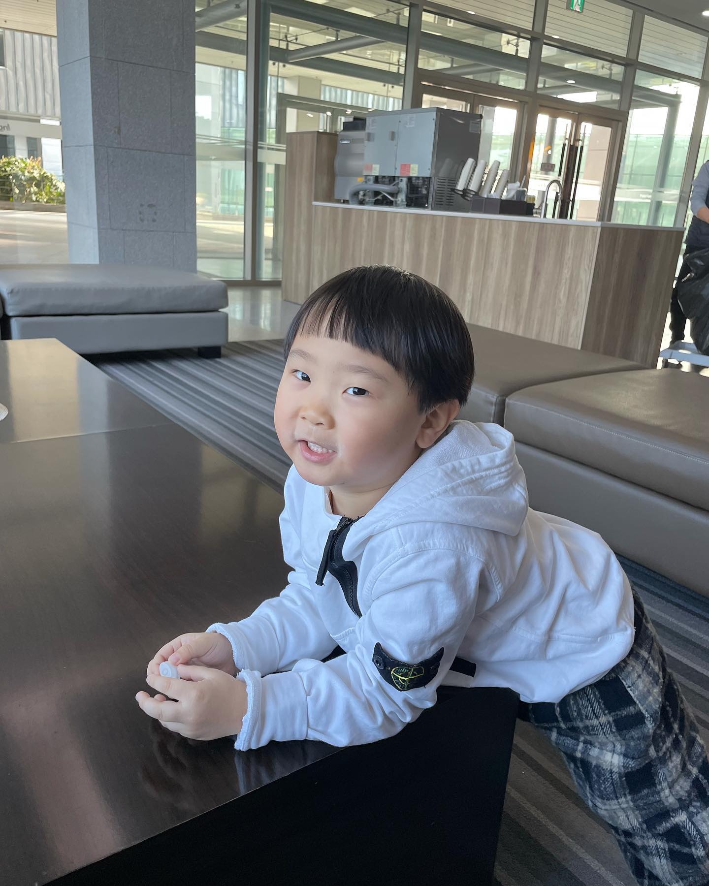 크고 작은 이벤트없이
건강검진 외엔 병원 갈 일도 없는 짱짱맨 이서준
복희야 제발 형아 닮아줘 plz
수술날짜 예약하니 슬슬 불안초조 🤮