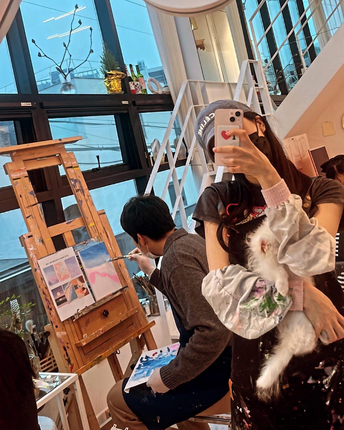 너무 예쁘고 착한 우리 아가들이랑 제니아가랑 소현아가?ㅋㅋㅋ(ㅎㅎㅎ) 급스트레스를 받아서, 기관지며 목이며 감기가 제대로 걸리심🙄 하루종일 멘탈 나가있는 나를 계속 챙기고 걱정해주고 밥먹으라고 하고… #남친보다나음 #힐링녀들 🥰 #벚꽃 만개 시즌.. 봄이오잖앙🐶💗 la.chatelier 여기 남자쌤 #너무웃기심 #로봇남 #표정변화전혀없음 .
조만간 또가자~~~ㅎ .
제니는 가는 곳 마다 사랑을 받고, 동생들은 나처럼 사랑이 넘쳐서 #감사한하루 해로운것들 ….. #차단