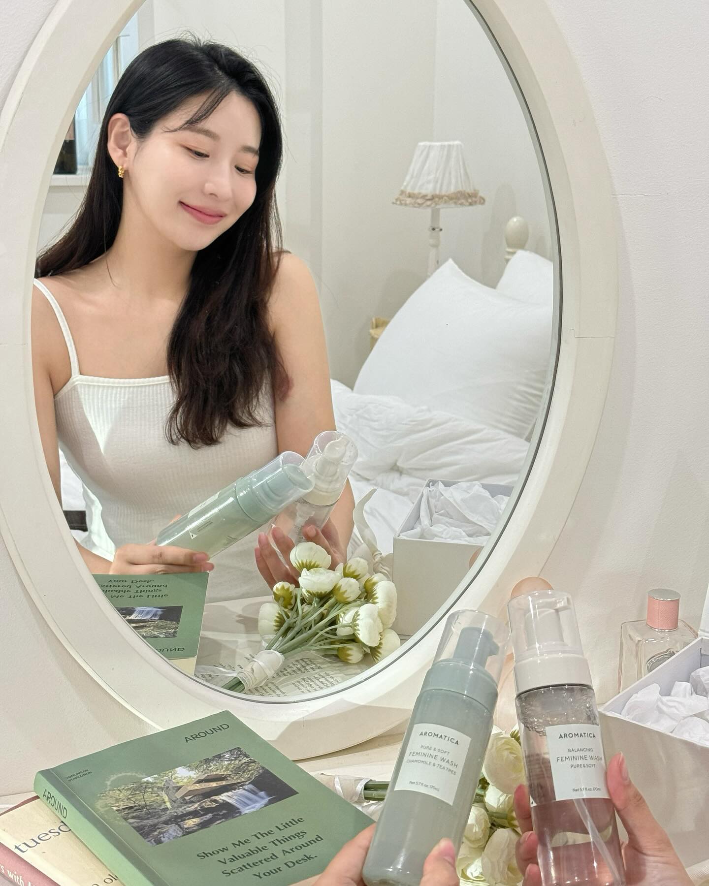 #광고 aromatica.life oliveyoung_official 
여성한테 꼭 필요한 제품 🧚‍♀️

스트레스 받았을때나 오랜 시간 야근으로 몸과 마음의 밸런스가 무너질 때, 꽉 끼는 바지를 입었을 때, 생리 중 Y존이 예민해지기 쉬운 날등 유독 민감한 날들에 우리의 몸을 제대로 관리해주는게 아주 중요해요,,! 

대장균, 칸디다균을 99.9%까지 감소시키는데 도움을 주는 제품, 
민감한 Y존을 위한 피부 자극 테스트 완료, 약산성 pH의 여성 청결제
매일 다른 컨디션에 따라 자극 없이 매일매일 데일리 케어로 
생리 전후나 운동전후 및 유독 Y존이 예민해지는 날엔 스페셜 케어로 
맞춤형 사용해보세요 ♡₊˚ 🦢・₊✧⋆⭒˚｡⋆

진정과 보습감을 줄 수 있는 여성청결제로 관리해 주는 것은 필수🙏

2023 올리브영 어워즈 W케어 부문 1위 수상한 3월 올영픽 아로마티카 
3월 한 달간 할인된 금액으로 구매 가능하니 일상생활에서 여성청결제가 필요한 순간과 중요성 놓치지마세요 ! 

-

#아로마티카 #아로마티카여성청결제 #올리브영여성청결제 #올리브영여성청결제추천 #여성청결제 #올리브영세일 #퓨어앤소프트여성청결제 #올영1위여성청결제