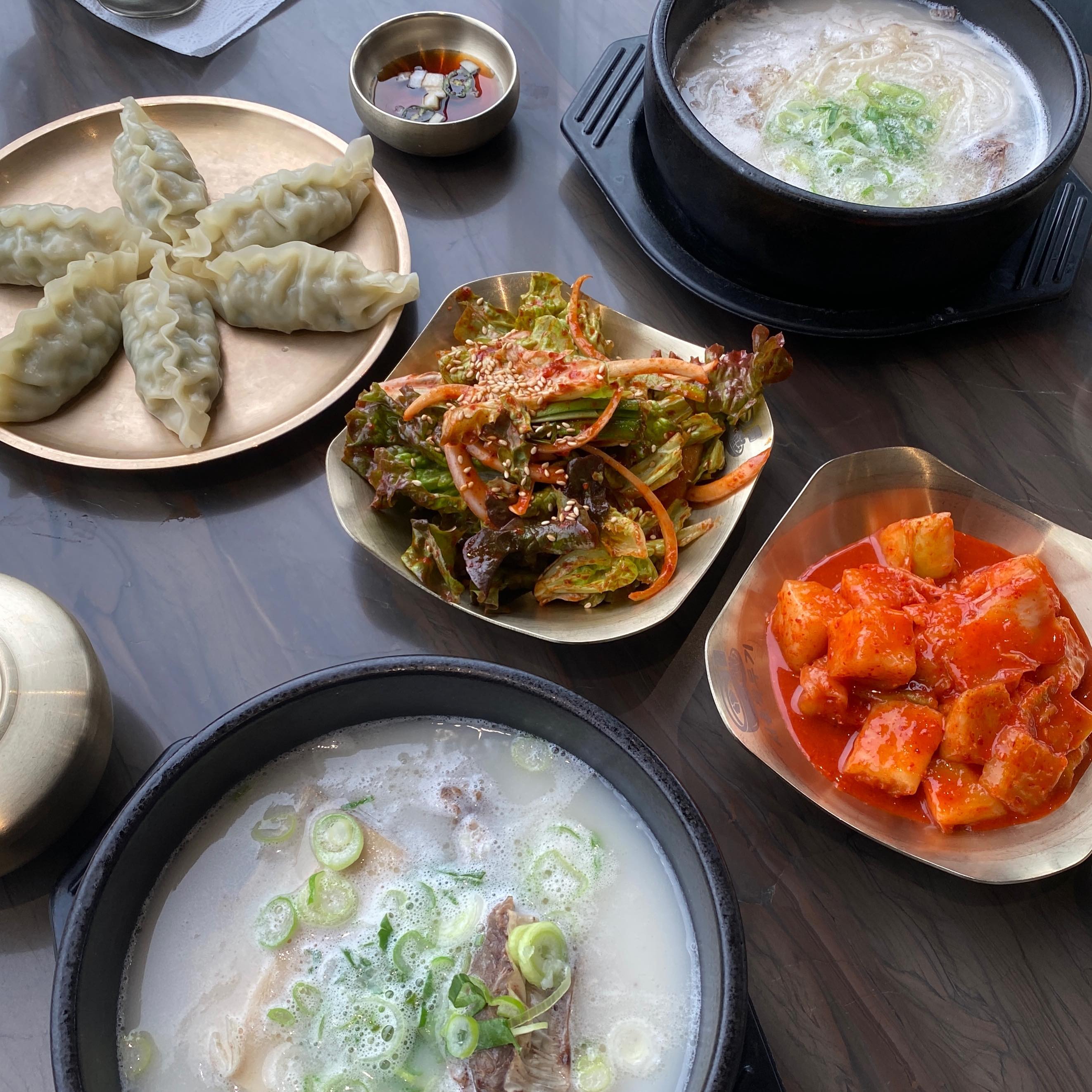 _
언제 먹어도 맛있는
서울깍두기 설렁탕 ~~~~~ 💛