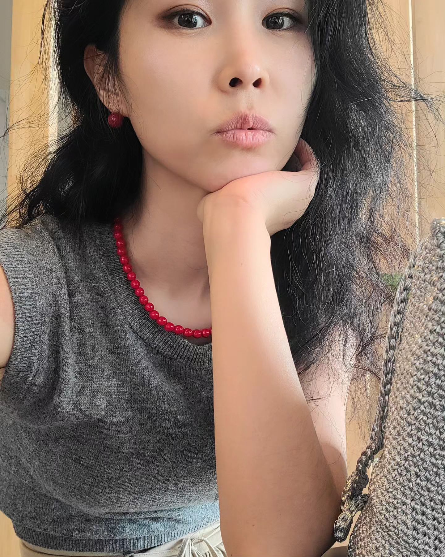 이번주진짜빨리지나가지않았나요?
시간가는게무섭네요

거울보면더 무서움🥲

#급늙음 #ootd #selfie #스타일공유 
#중년 #주름