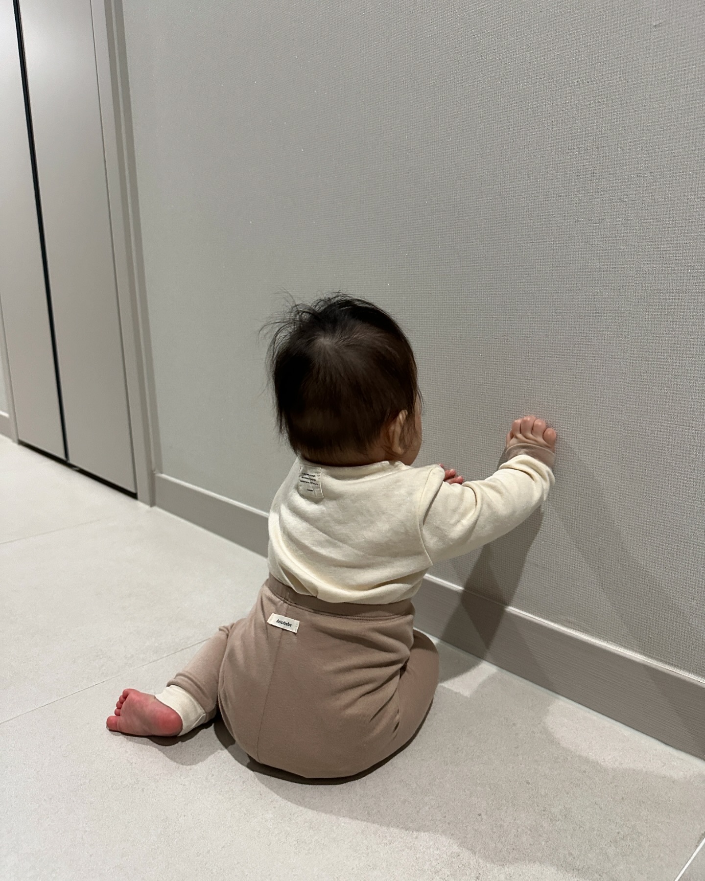 S사이즈라 아직 많이 크지만 오래오래입쟈🤎
#아리코베베 #aricobebe #시그니처배색실내복
