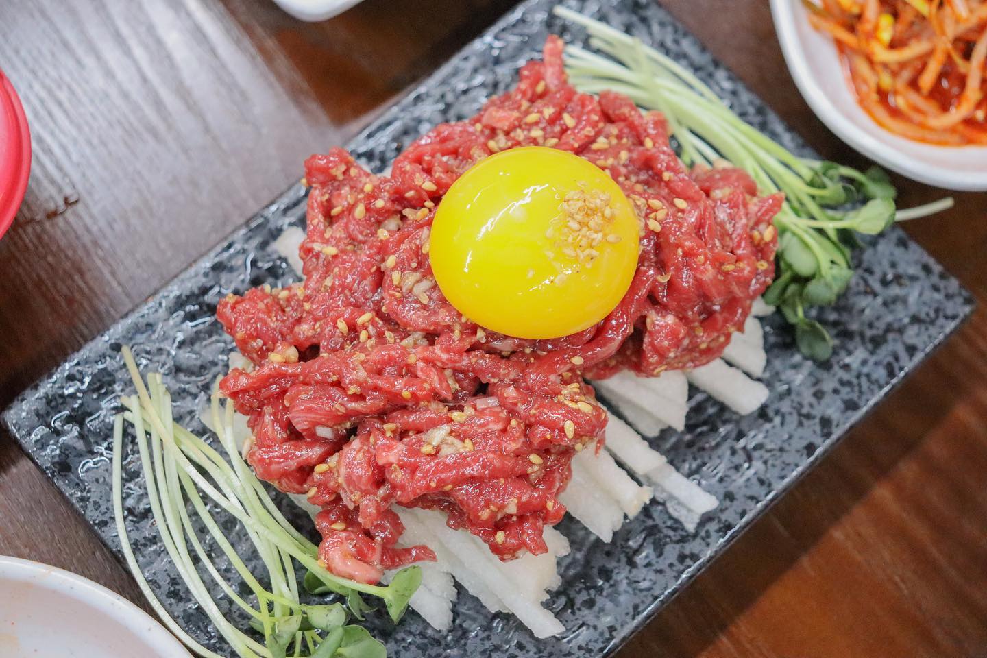 미퉈버린 비주얼 거기다 맛있기까지
#경산사동맛집 찾는다면 나는 무조건 여기
#녹림숯불구이 육회도 반찬도 거기다
삼겹살까지 맛있으니 뭐 ㅋㅋㅋㅋ #말다했다 ㅋㅋ

너무 맛있어서 자꾸 생각나는 우리동네 맛집
베스트 탑탑!!! ㅋㅋㅋ 친구들이랑 지인들이랑
다 데리고 가고 싶을 정도로 ㅋㅋ 너무 맛있네 

#경산사동 #경산사동고기 #사동고깃집 
#사동고기맛집 #육회맛집 #사동육회 
#경산돼지갈비맛집 #경산돼지갈비 
#사동돼지갈비 #경산돼지갈비 #경산맛집