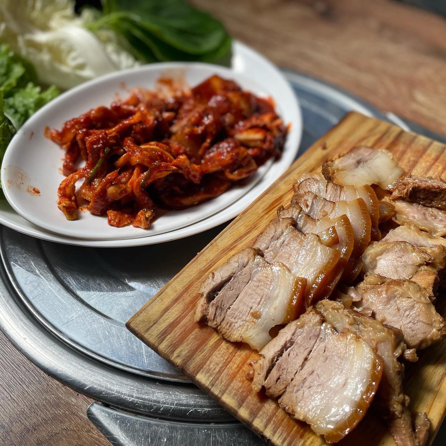 #협찬

할망네돔베고기

제주도 오면 돔베고기 먹어줘야죠.

현지인맛집같은 곳인 할망네돔베고기

촉촉하면서 간이 잘 베여 있어서 그냥 먹어도 맛난 돔베고기

무우와 김치가 너무 맛있어서 깜놀

같이 나오는 몸국,,, 첨먹어보는데 이맛이면 최애가 될것같은

짝꿍이 컨디션 안좋아서 몸국먹고 몸이 풀린다고 
몸국 추가하게된...

돔베고기와 같이 먹으니 세상 배부르네요.

가성비 좋은 돔베정식 강추강추

제주 제주시 외도일동 474-8

#할망네돔베고기#제주외도맛집#외도맛집#제주돔베고기#제주시돔베고기#제주고기국수#제주시고기국수#그라벨호텔맛집#그라벨호텔고기국수#제주외도고기국수#외도고기국수#외도돔베고기#제주시맛집#제주로컬맛집#제주도민맛집