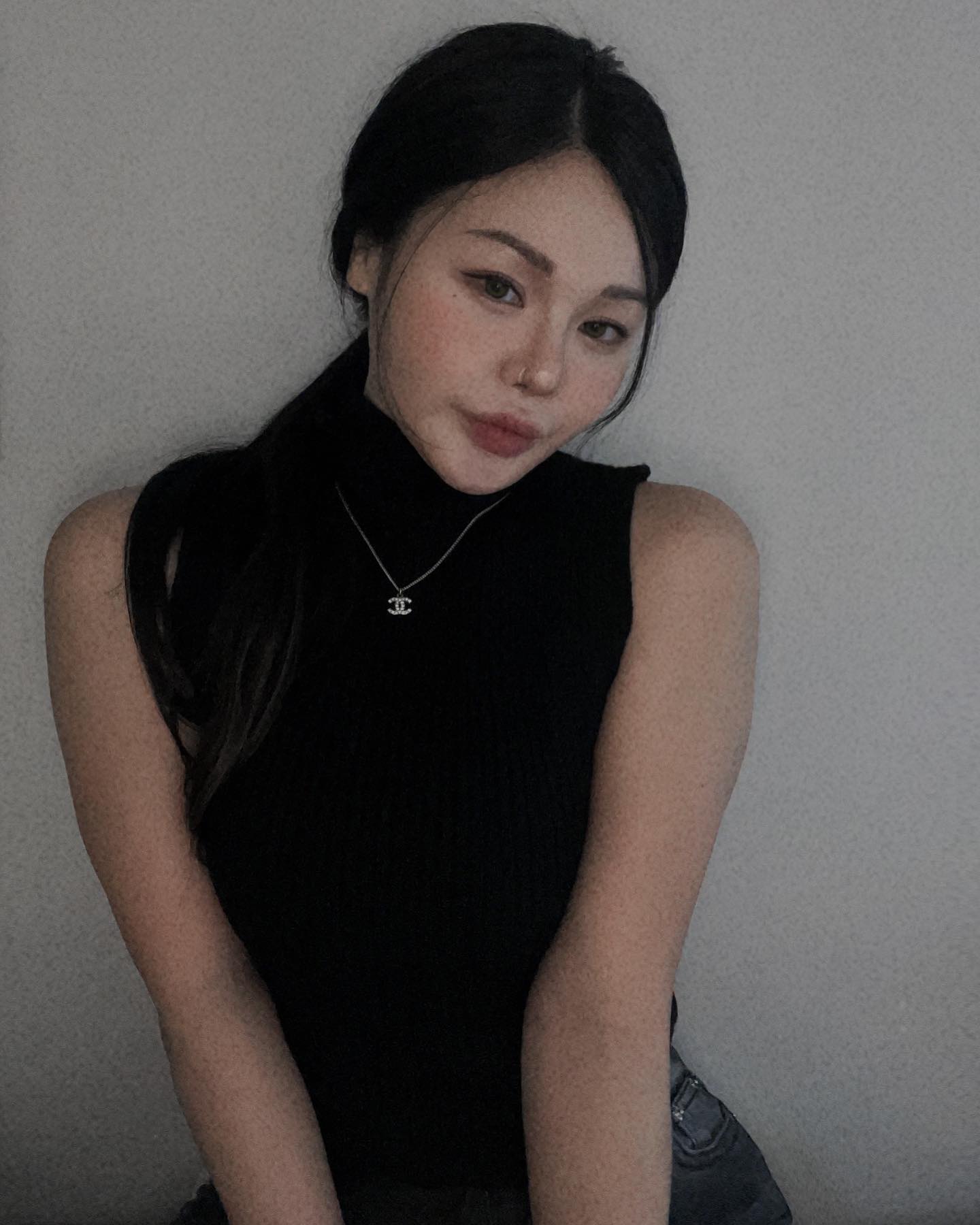 🙇🏻‍♀️ 세뱃돈 줘요
.
.
.
.
.
.
#instadaily #selfie #ootd #fashion #abg #makeup #asianbabygirl #likeforlikes #lfl #fff #korean #follow #following #대구 #동성로 #교동 #강남 #홍대 #부산 #좋아요반사 #좋아요 #좋반 #운동하는여자 #팔로우 #셀카 #셀피 #데일리 #노을