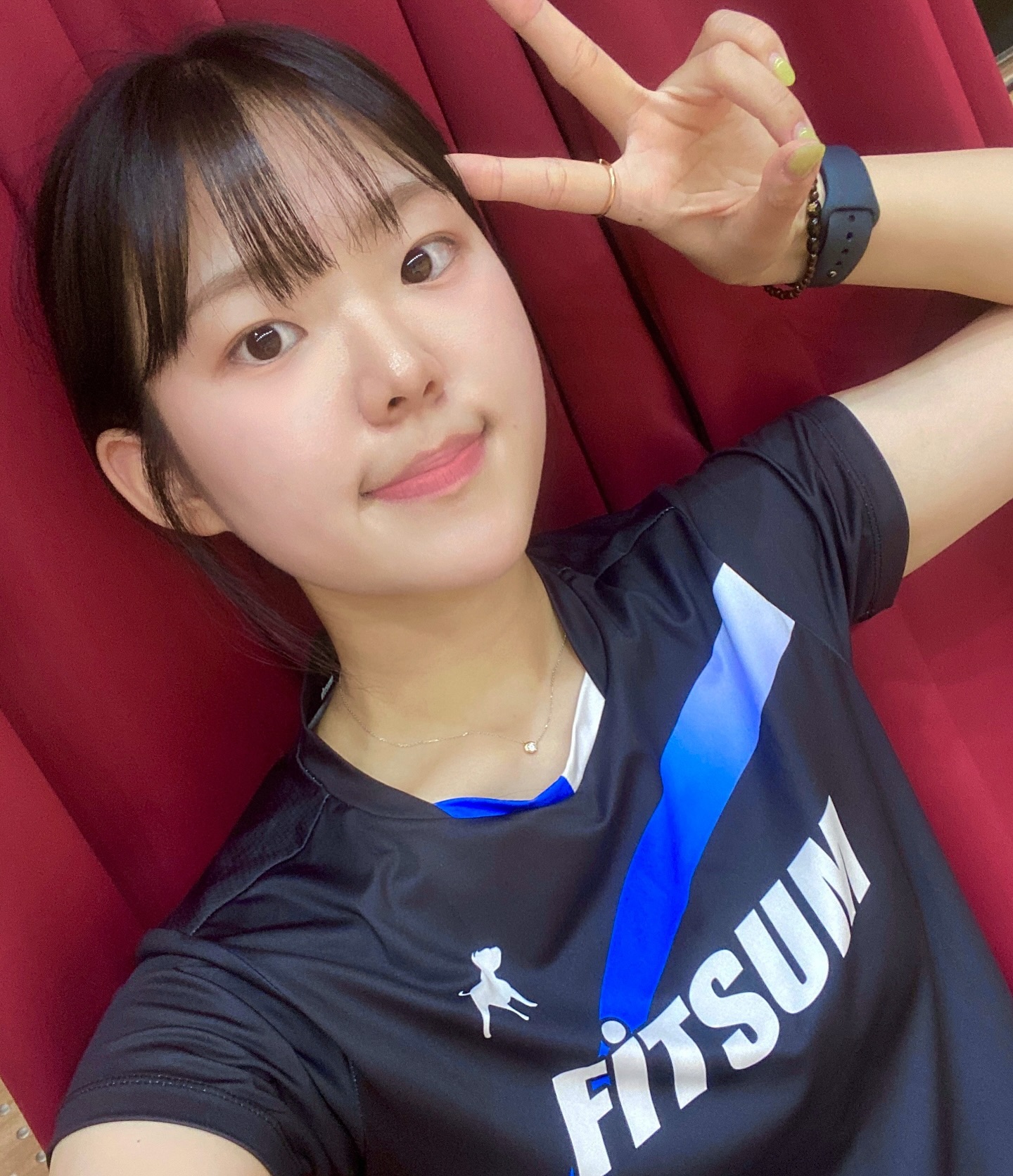 #핏섬완짬프 
✌🏻이 없이 사진 못 찍는 1인
내일 시험 안 친다고 바로 민턴 치러 가기

fitsum_badminton #핏섬 입고 #오배완 
#배드민턴 하면 #완짬프 !!! 🏸🏸 wanjjamp