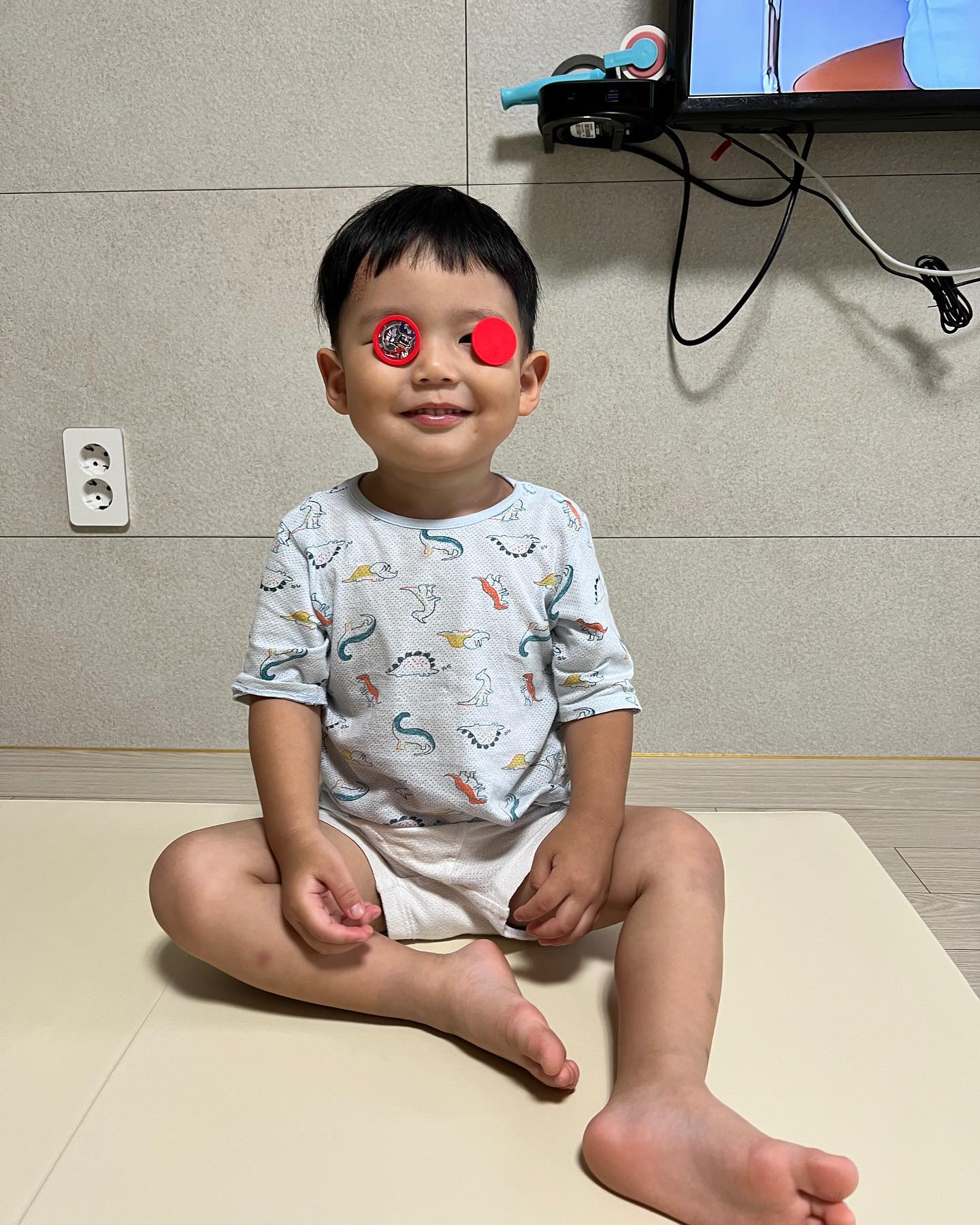 ⠀
엄마가 장난으로 보여준 개그를 바로 따라하는 론니🤣
근데 또 찰떡소화해서 표정까지 완벽해버림 ㅋㅋ
우리는 개그모자~ㅋㅋㅋㅋ
⠀
⠀
#론니 #32개월아기 #개그베이비 #짱꾸모자
