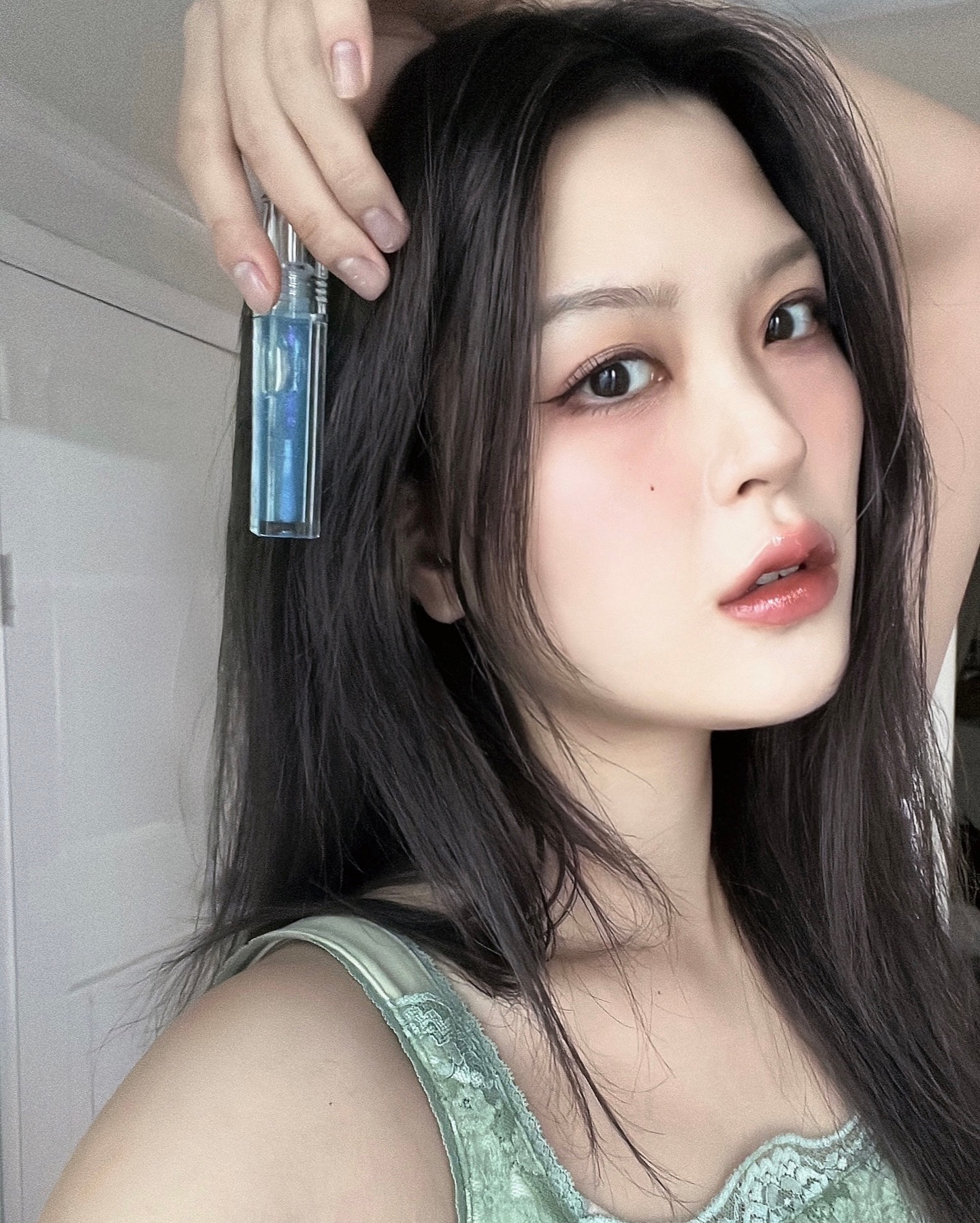 #협찬 inga_official 

은은한 블루 베이스의 블루헤이즐 컬러 넘 예쁘다🪽🪽🪽

#bluehazel #블루헤이즐 
#inga #잉가 #잉가립플럼퍼 #젤리풀샤인립플럼퍼 #립플럼퍼 #촉촉립 #글로우립 #플럼핑립 #펄글로스 #립글로스