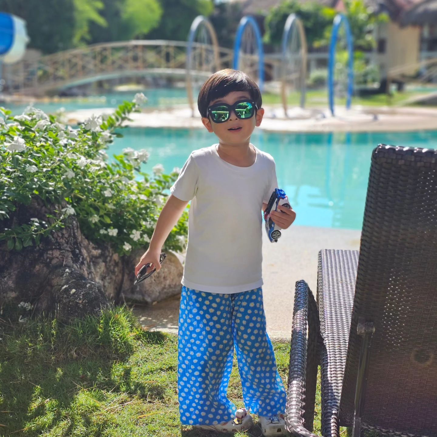 시온e+1246일
첫 뱅기타고 첫 해외여행지는
세부 😍😍
음식도 괸찮고 날씨도 좋고 
좋은사람들과 행복한휴가 잘다녀왔어요❤️💕
.
.
.
#세부여행 #크림슨리조트 #블루워터마리바고 
#시온e #시온맘 #육아스타그램 
#육아소통 #날씨랑 배경이 다햇네 ㅋㅋ