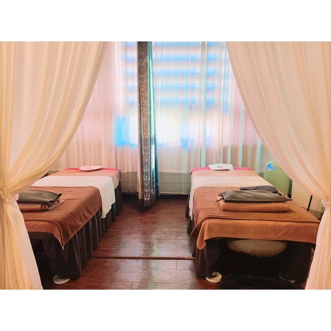 #협찬 성신여대입구역 마사지💆🏻‍♀️ 잘하는곳
.
국내 유명 스파, 베트남, 태국등🇹🇭 
마사지 꽤 받아봤다 자부하는데 여기 #마사지맛집
.
어케 알고 아픈곳만💆🏻💆🏻‍♂️ 꼭꼭 집어 시원하게 풀어주는지
받고나면 몸이 너무 가벼워 날아갈듯~
.
회원 끊으면 보너스 넣어주고 회당 5천원 깍아줘 대박 저렴
성북구 사는데 몸이 찌뿌둥하다 싶으면 주저 말고 고고
.
.
.
#성신여대커플마사지 #돈암동마사지 #성북구발마사지
#성신여대마사지 #성신여대발마사지 #돈암동커플마사지
#돈암동발마사지 #성북구마사지 #디너의여왕#스포츠마사지